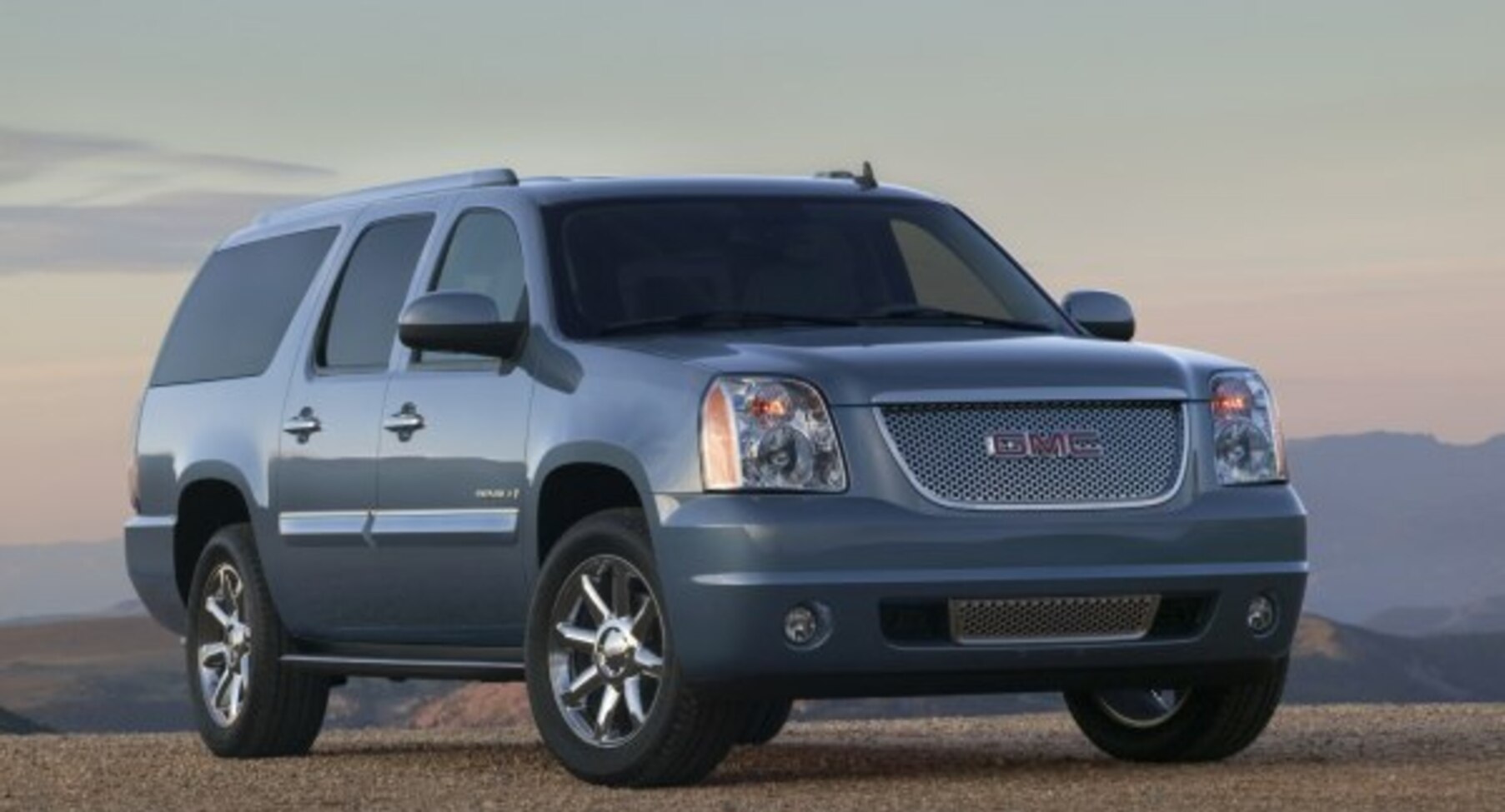 GMC Yukon XL III (GMT900) 6.0 VVT V8 16V (366 Hp) Automatic 2007, 2008, 2009 