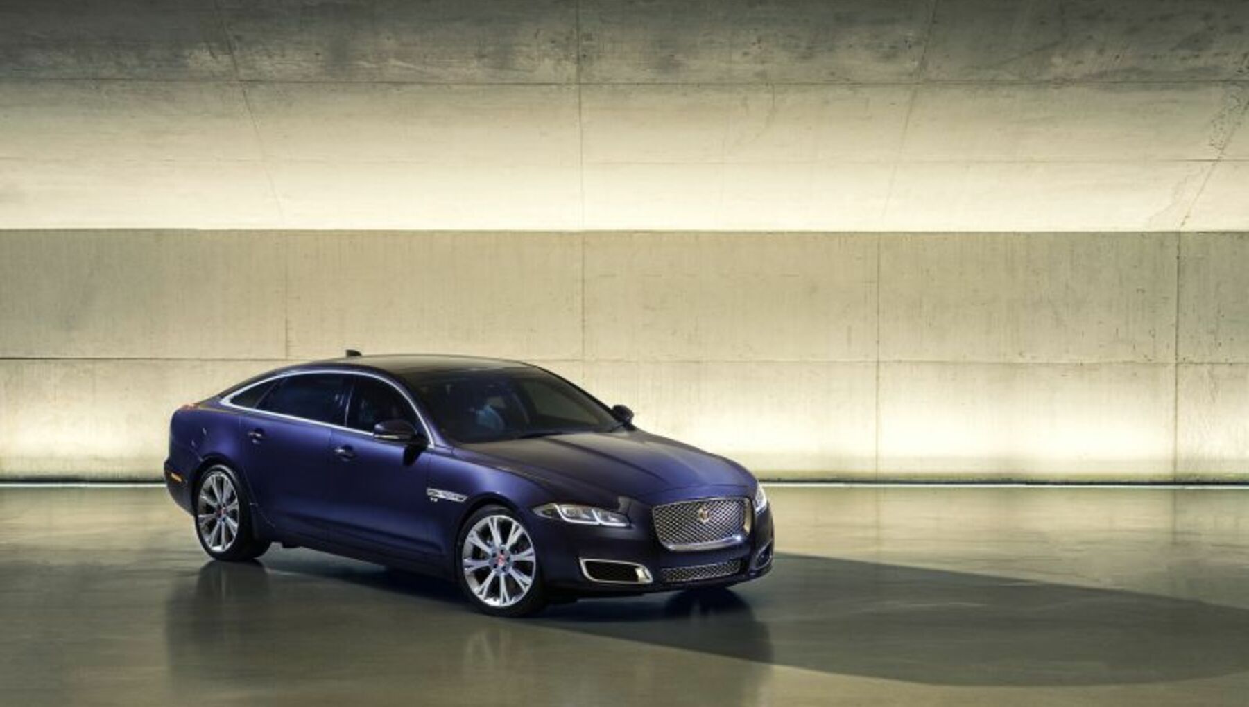 Jaguar XJ Long (X351 facelift 2015) R 5.0 V8 (550 Hp) Automatic 2015, 2016, 2017 