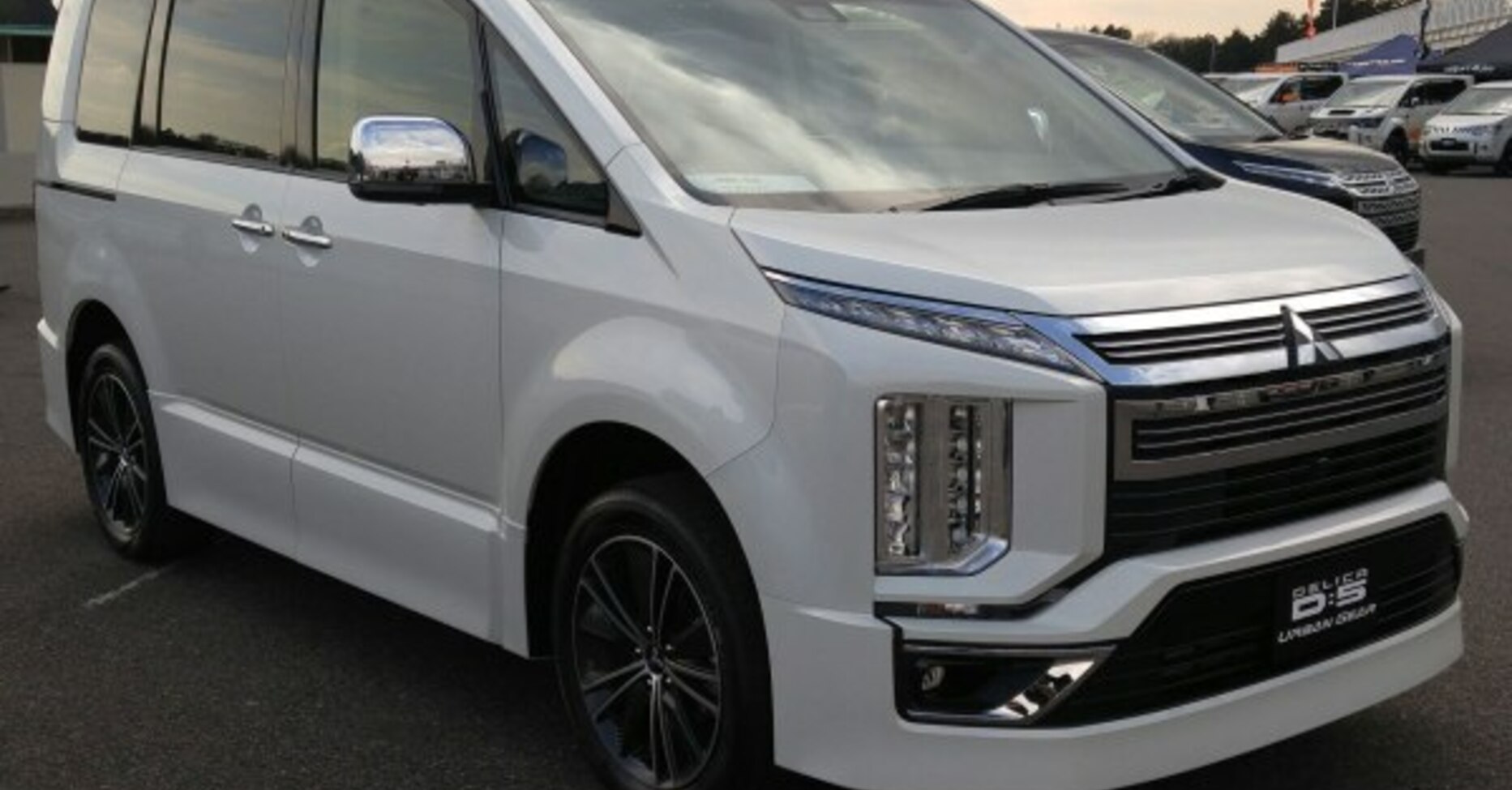 Mitsubishi Delica (D5, facelift 2019) 2.3 DI-D (145 Hp) 4WD Automatic 2019, 2020, 2021, 2022 