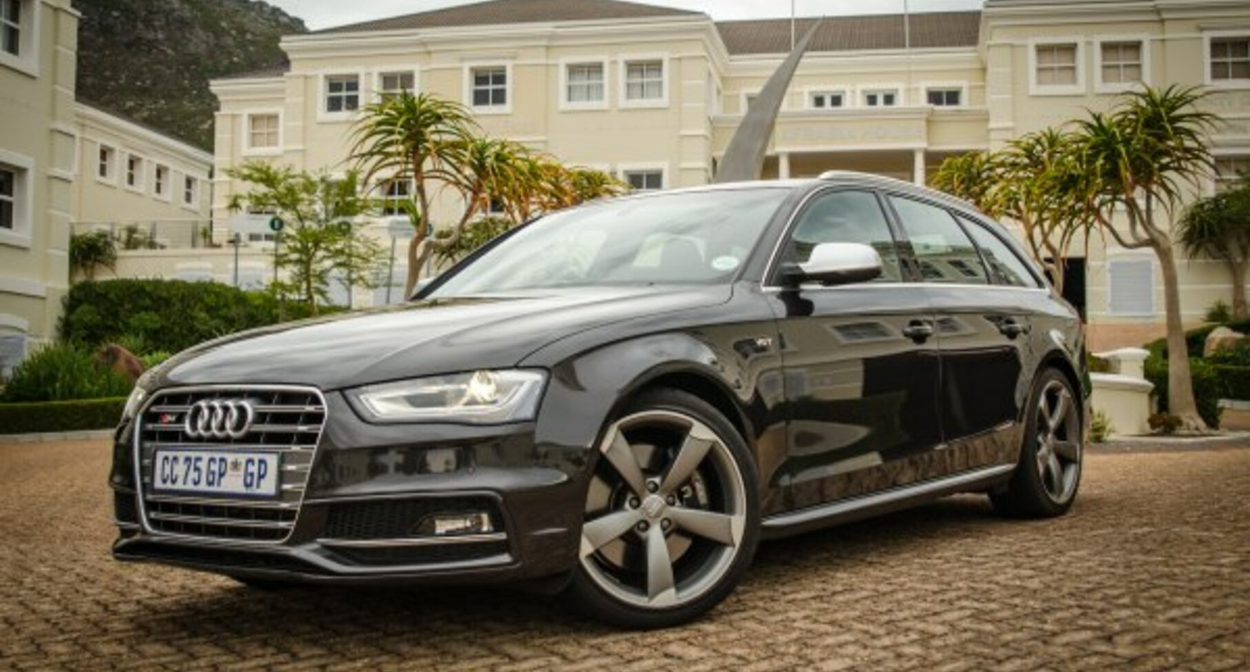 Audi S4 Avant (B8, facelift 2011) 3.0 TFSI V6 (333 Hp) quattro S tronic 2011, 2012, 2013, 2014, 2015, 2016 