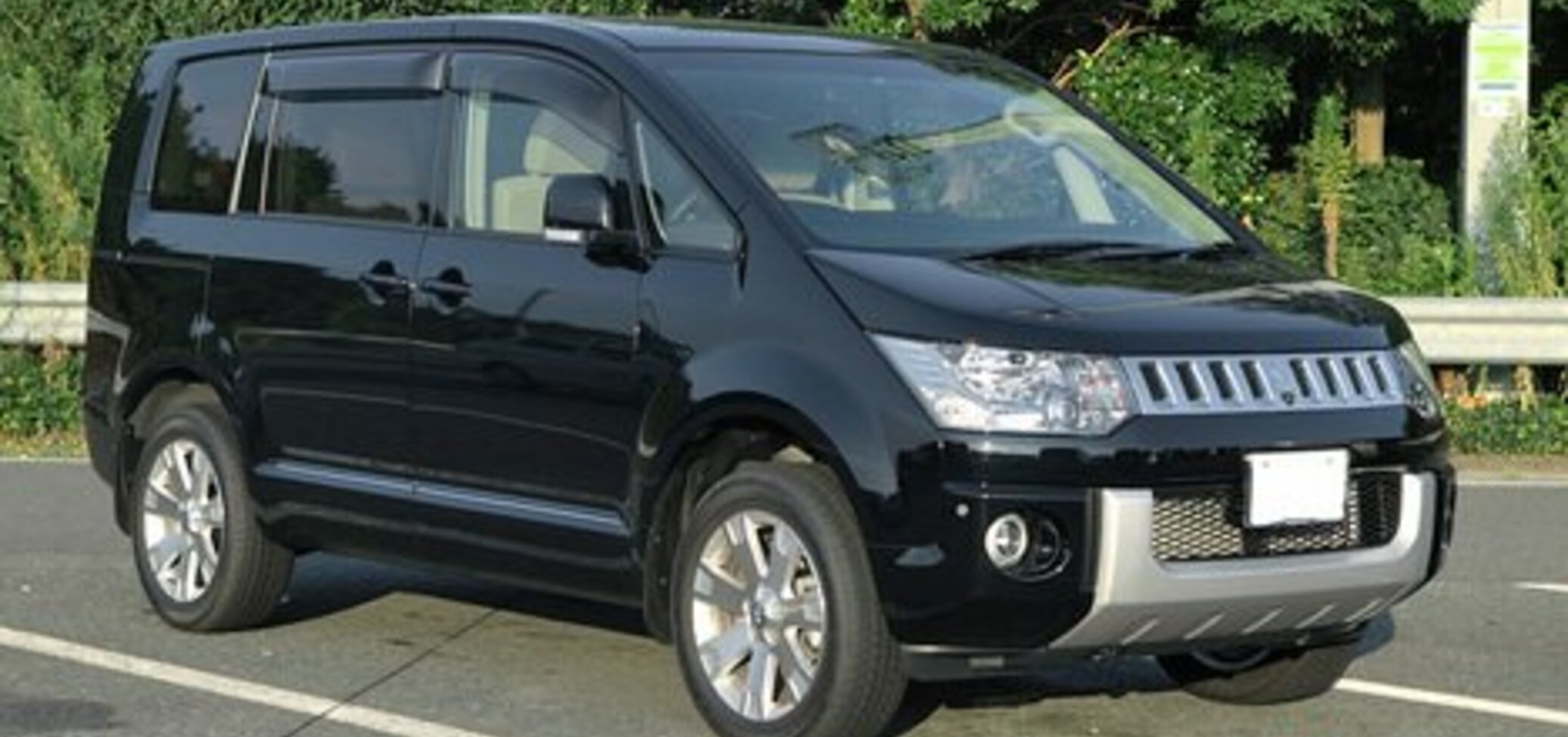 Mitsubishi Delica (D5) 2.4 4WD (170 Hp) 2007, 2008, 2009, 2010, 2011, 2012, 2013, 2014, 2015, 2016, 2017, 2018 