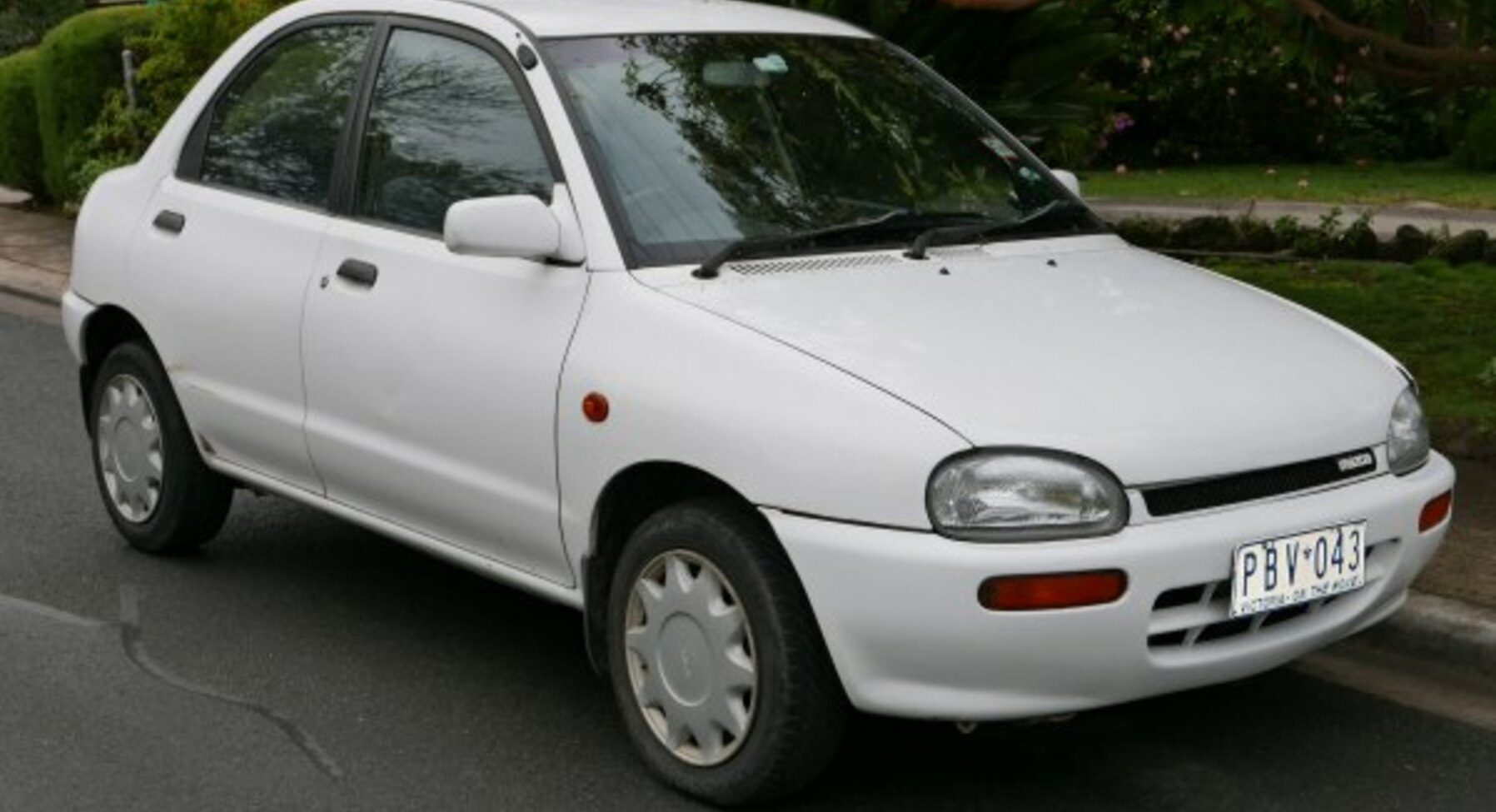 Mazda 121 II (DB) 1.3 16V (72 Hp) 1990, 1991, 1992, 1993, 1994, 1995, 1996 