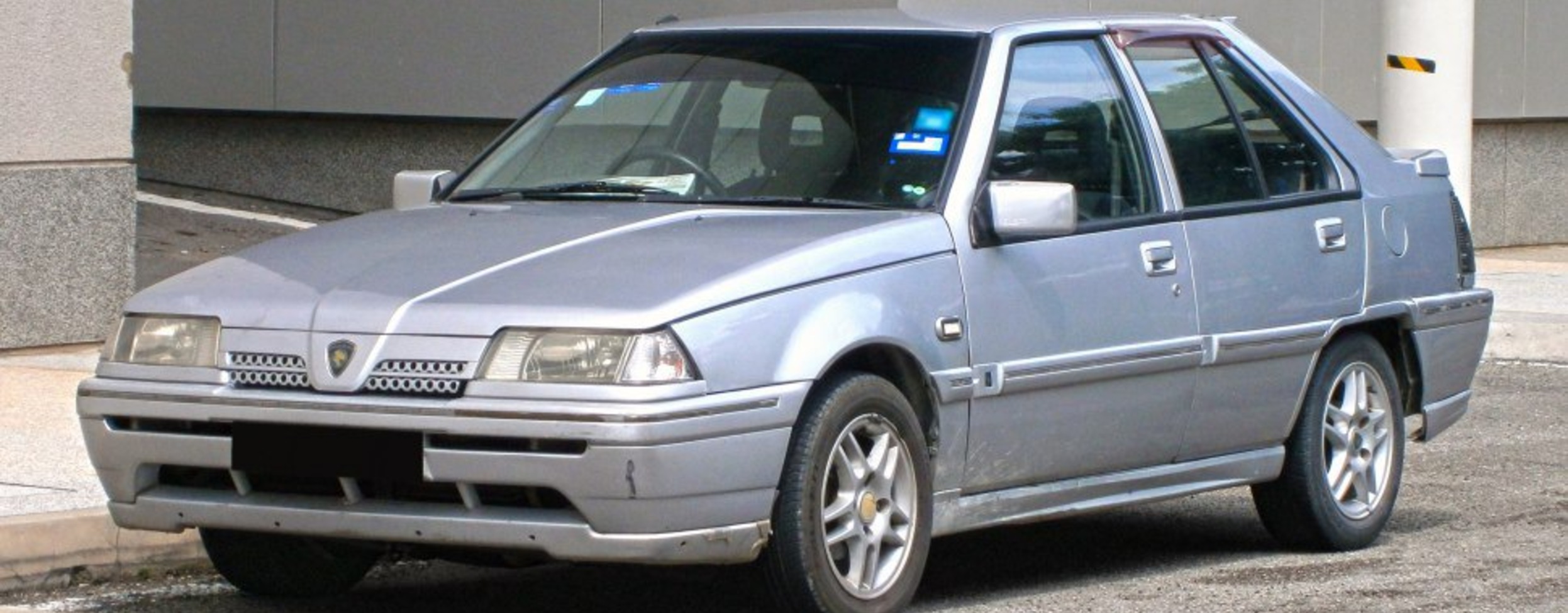 Proton Saga Iswara Aeroback 1.3 i (75 Hp) 2001, 2002, 2003 