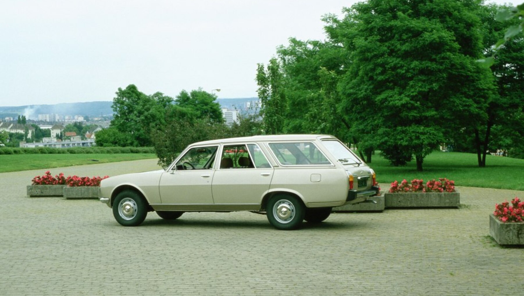Peugeot 504 Break 2.0 (D11,F11) (92 Hp) 1971, 1972, 1973, 1974, 1975, 1976, 1977, 1978, 1979, 1980, 1981, 1982, 1983, 1984, 1985, 1986 