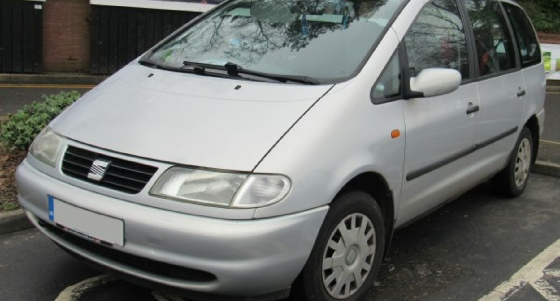 Seat Alhambra I (7M) 2.0 i (115 Hp) Automatic 1996, 1997, 1998, 1999, 2000 