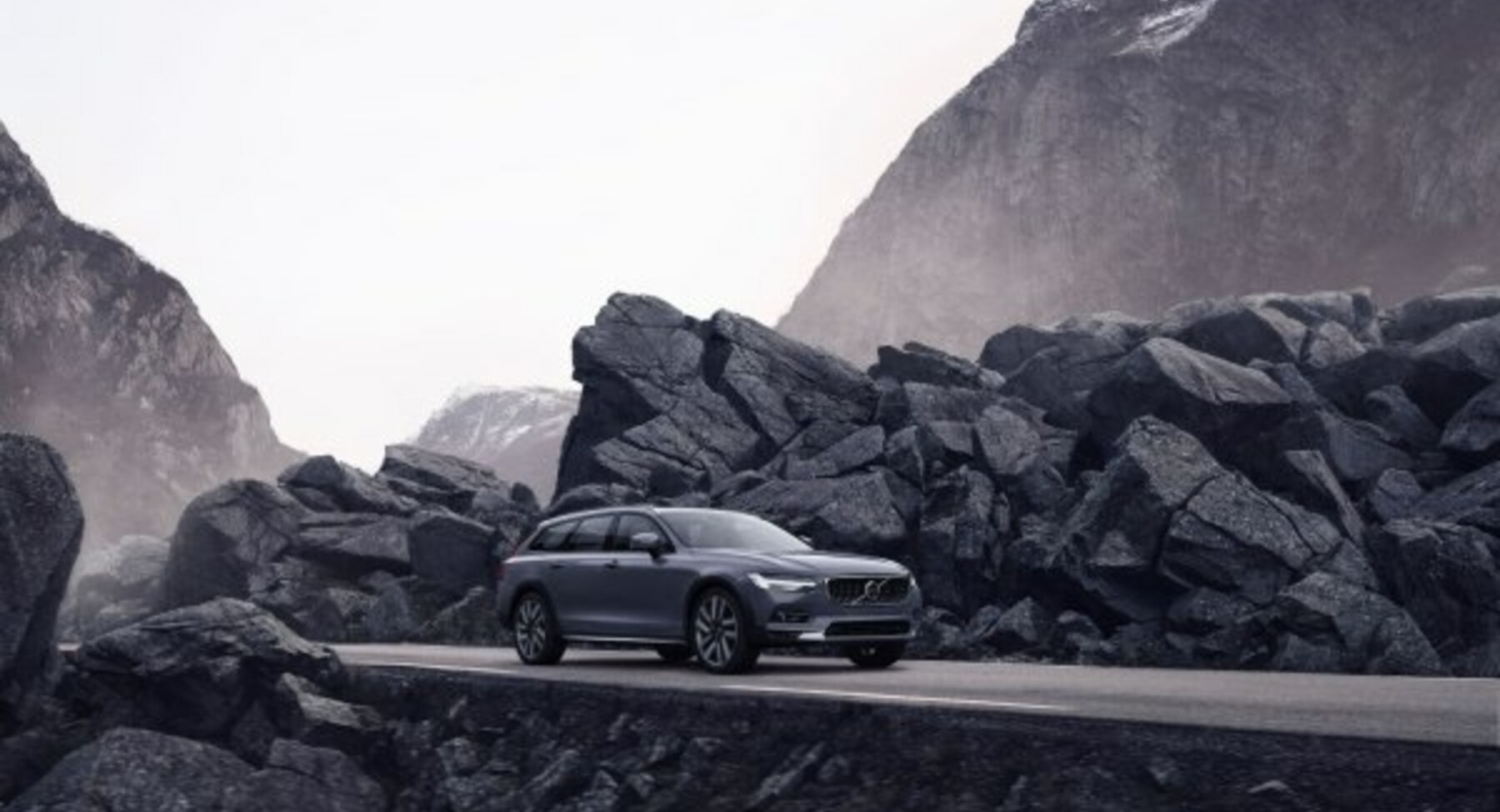Volvo V90 Cross Country (facelift 2020) 2.0 B5 (250 Hp) MHEV AWD Automatic 2020, 2021 