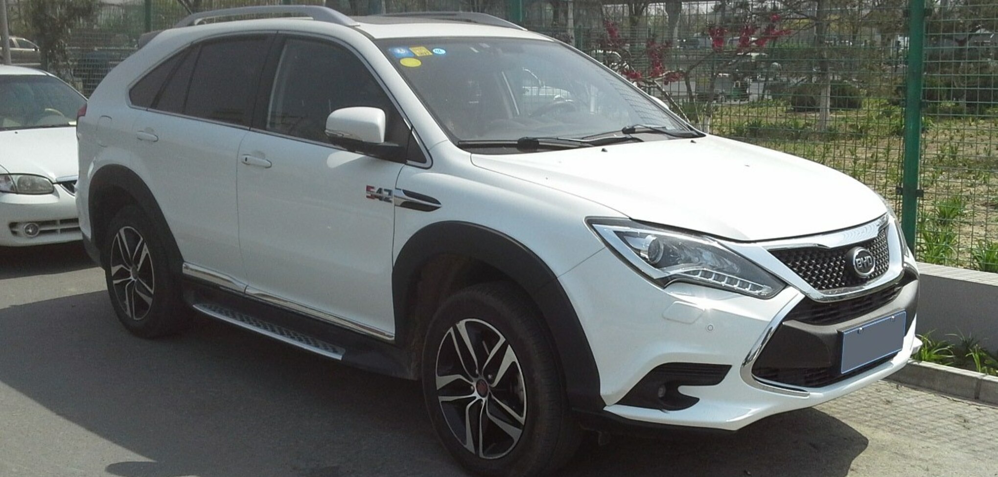 BYD Tang I 2.0T (505 Hp) Plug-in Hybrid 4WD DCT 2015, 2016, 2017, 2018