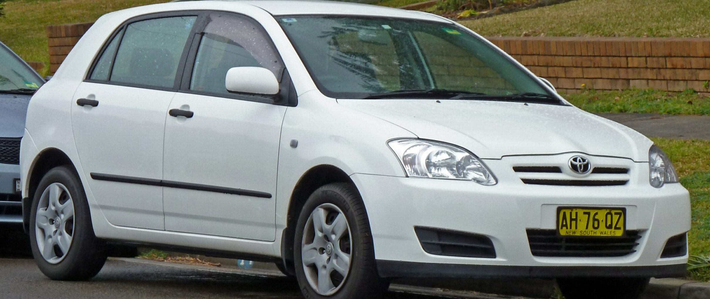 Toyota Corolla Hatch IX (E120, E130) 2.0 D-4D (90 Hp) 2001, 2002, 2003, 2004, 2005, 2006 