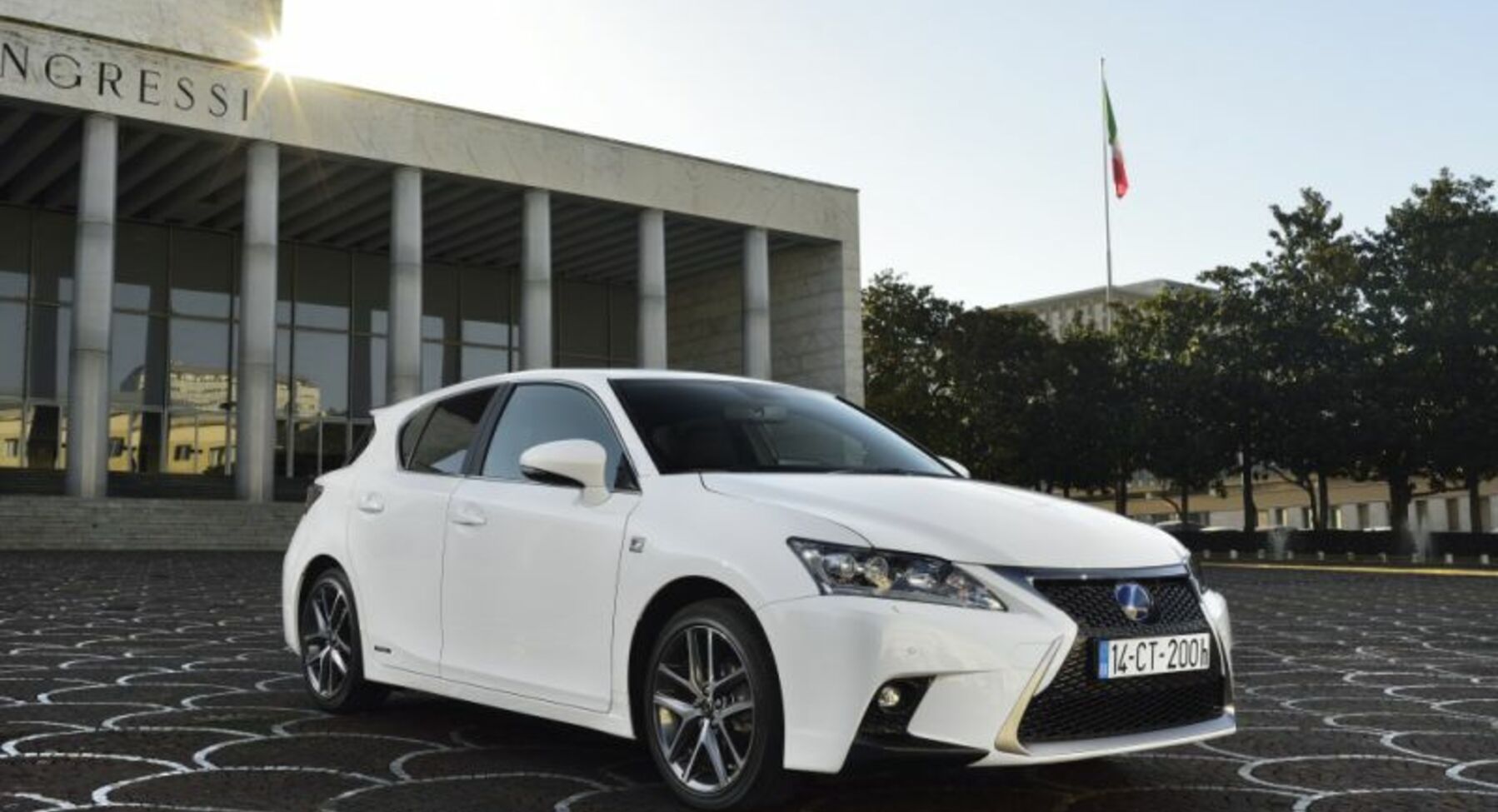 Lexus CT 200h (facelift 2014) 1.8 (136 Hp) Hybrid CVT 2014, 2015, 2016, 2017 