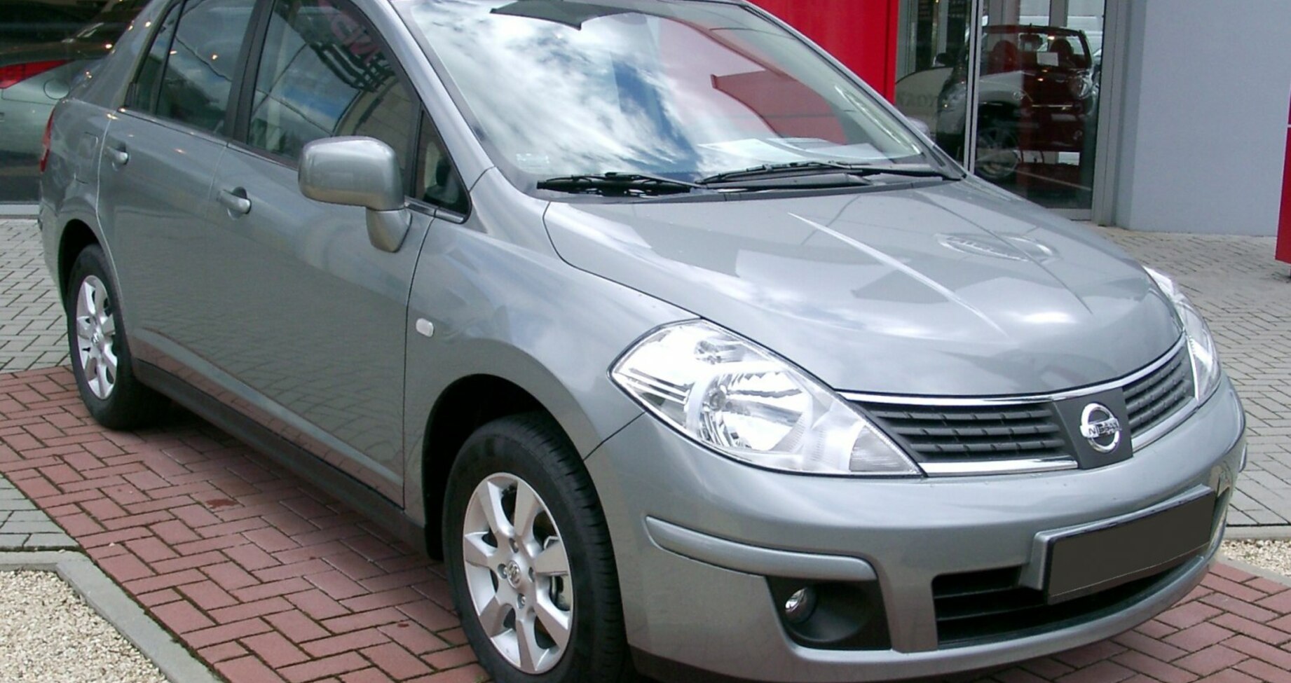 Nissan Tiida Sedan 1.6 i (110 Hp) 2004, 2005, 2006, 2007, 2008 