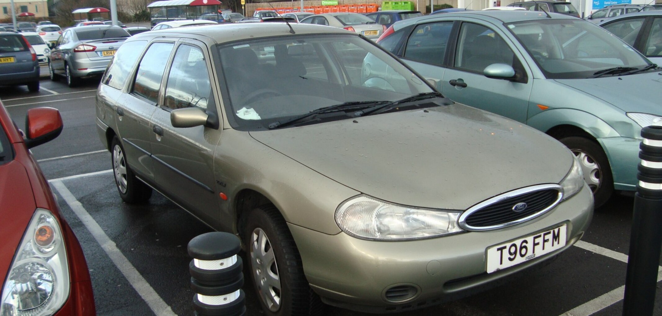 Ford Mondeo I Wagon (facelift 1996) 2.0i (130 Hp) Automatic 1996, 1997, 1998, 1999, 2000, 2001 