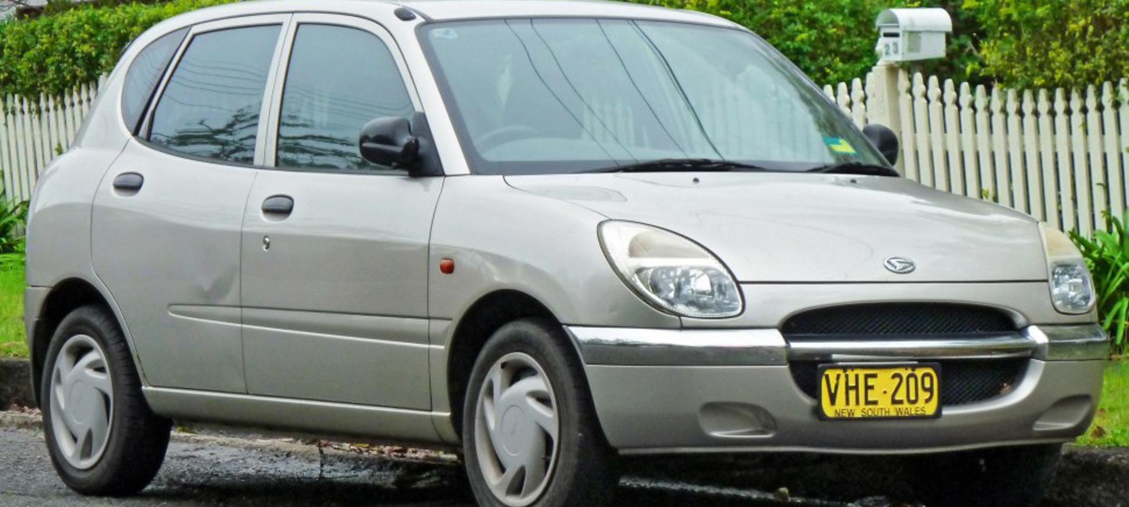 Daihatsu Storia (M1) 1.3 i (90 Hp) 1998, 1999, 2000, 2001, 2002, 2003, 2004 