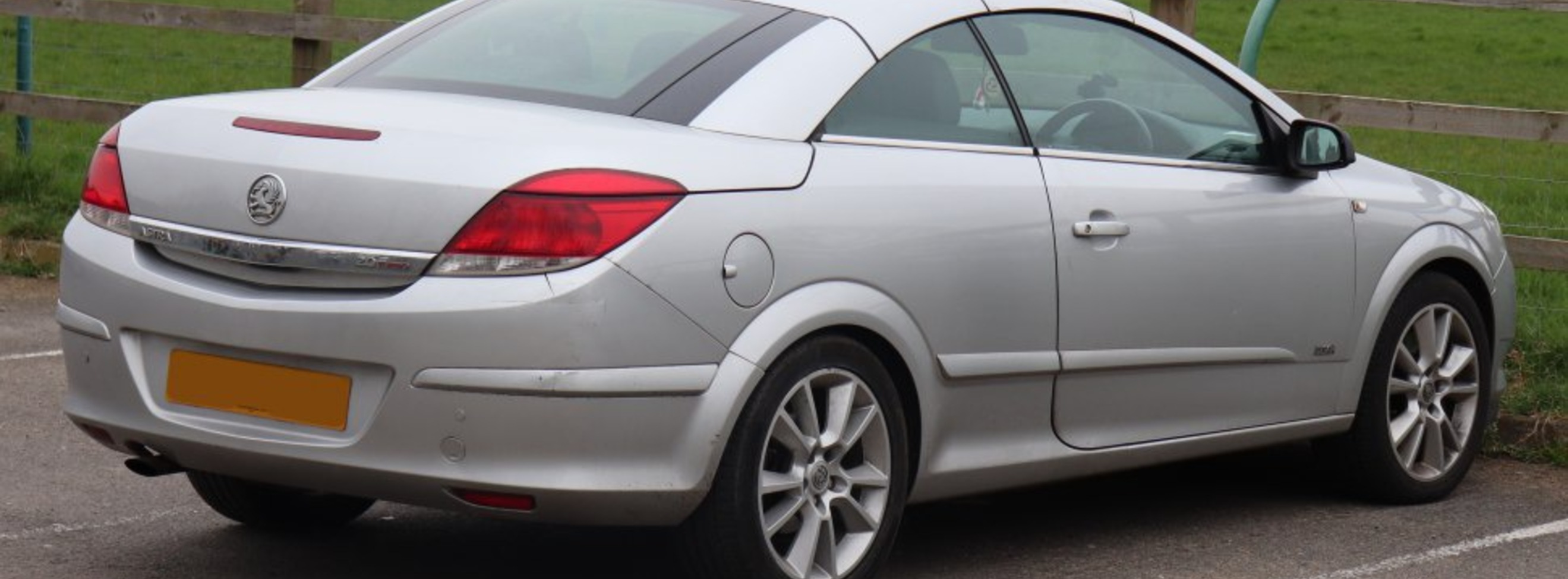 Vauxhall Astra Mk V Convertible 2.0 (200 Hp) 2006, 2007, 2008, 2009, 2010, 2011 