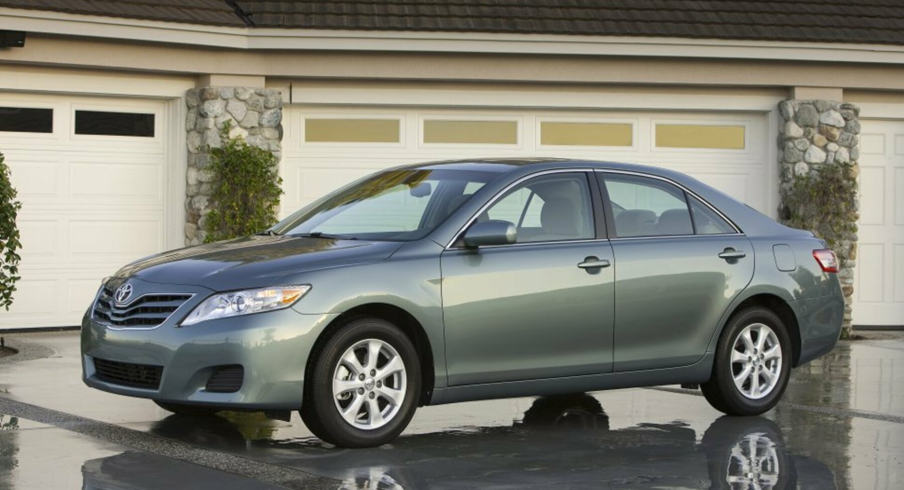 Toyota Camry VI (XV40, facelift 2009) 2.5 (179 Hp) Automatic 2009, 2010, 2011 