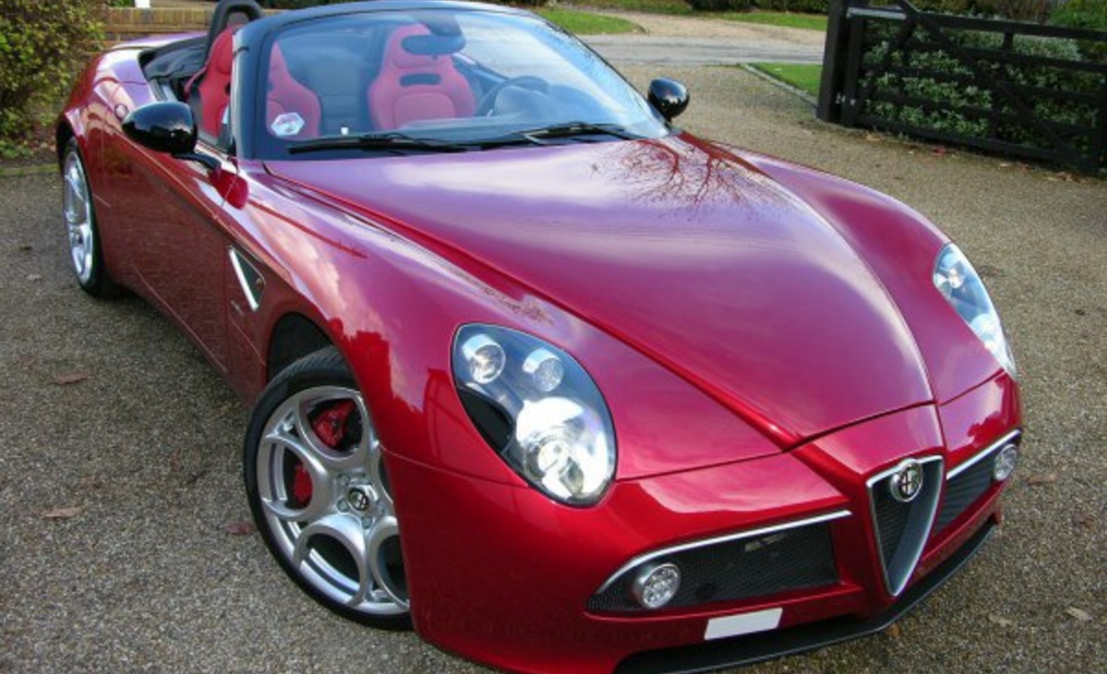 Alfa Romeo 8C Spider 4.7 V8 (450 Hp) 2008, 2009, 2010 