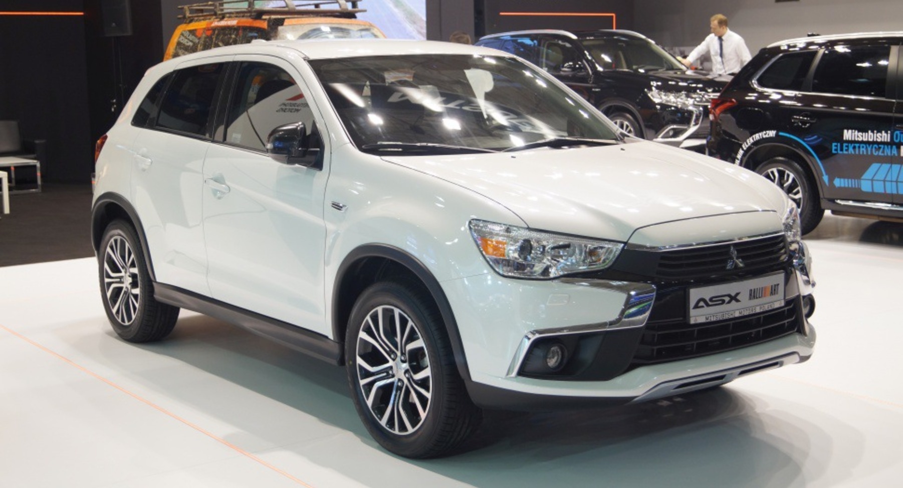 Mitsubishi ASX (facelift 2016) 1.6 Di-D (114 Hp) AWD 2016, 2017 