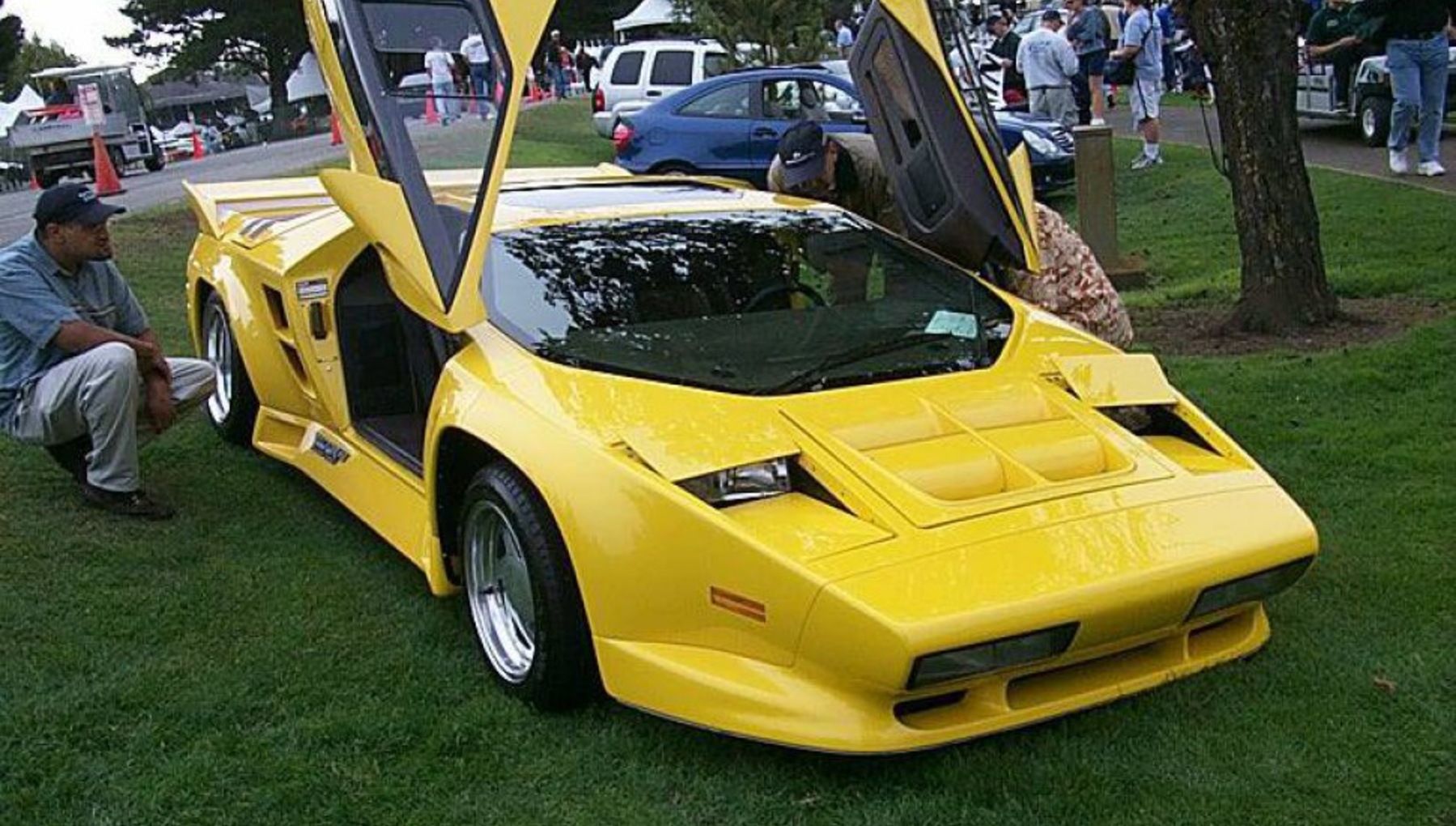 Vector W8 Twin Turbo 6.0 i V8 Biturbo (634 Hp) 1989, 1990, 1991, 1992, 1993 