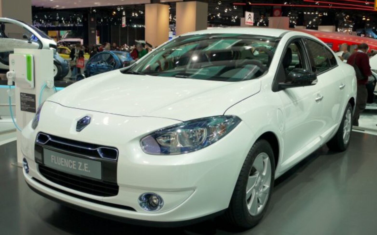 Renault Fluence Z.E. 22 kWh (95 Hp) 2011, 2012, 2013, 2014 