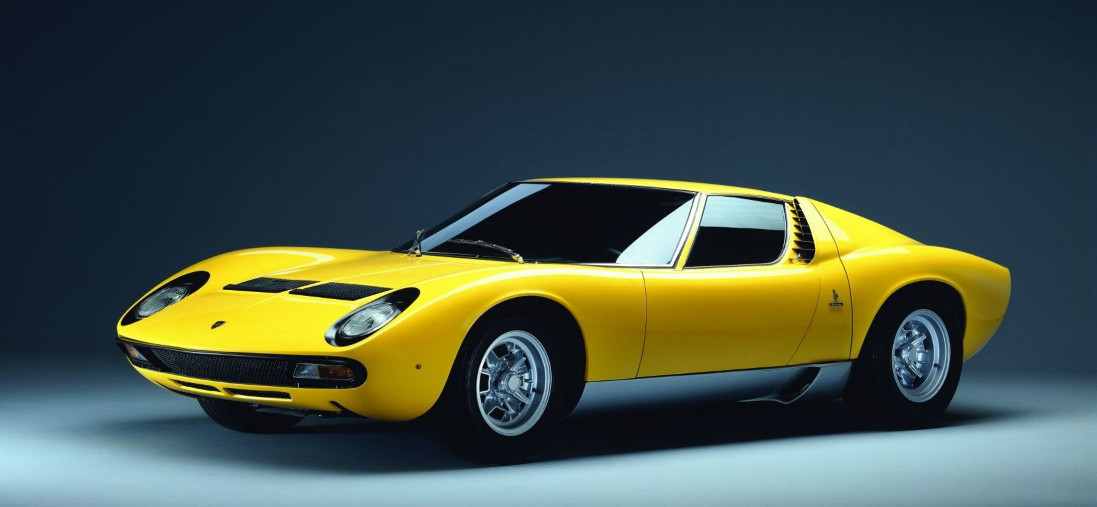 Lamborghini Miura P400 3.9 V12 (350 Hp) 1966, 1967, 1968, 1969 