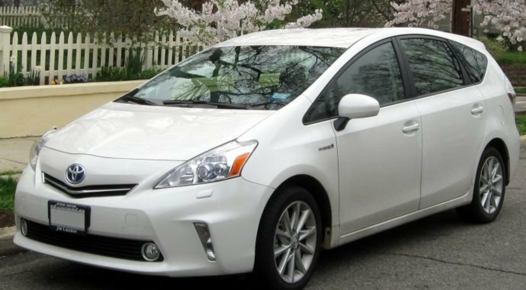 Toyota Prius+ 1.8 HSD (99 Hp) e-CVT 2011, 2012, 2013, 2014, 2015 