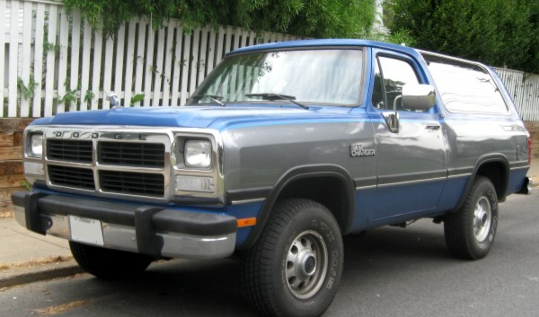 Dodge Ramcharger 5.9 i V8 (193 Hp) 1987, 1988, 1989, 1990, 1991, 1992, 1993 