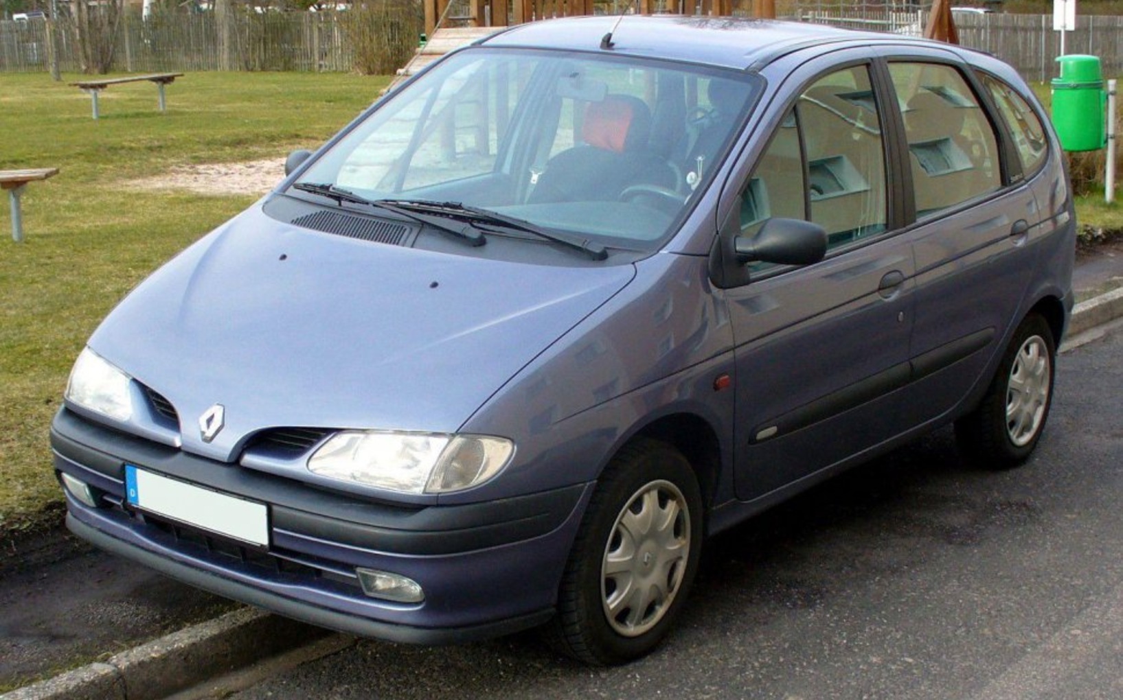 Renault Scenic I (Phase I) 1.6i 16V (107 Hp) 1999 