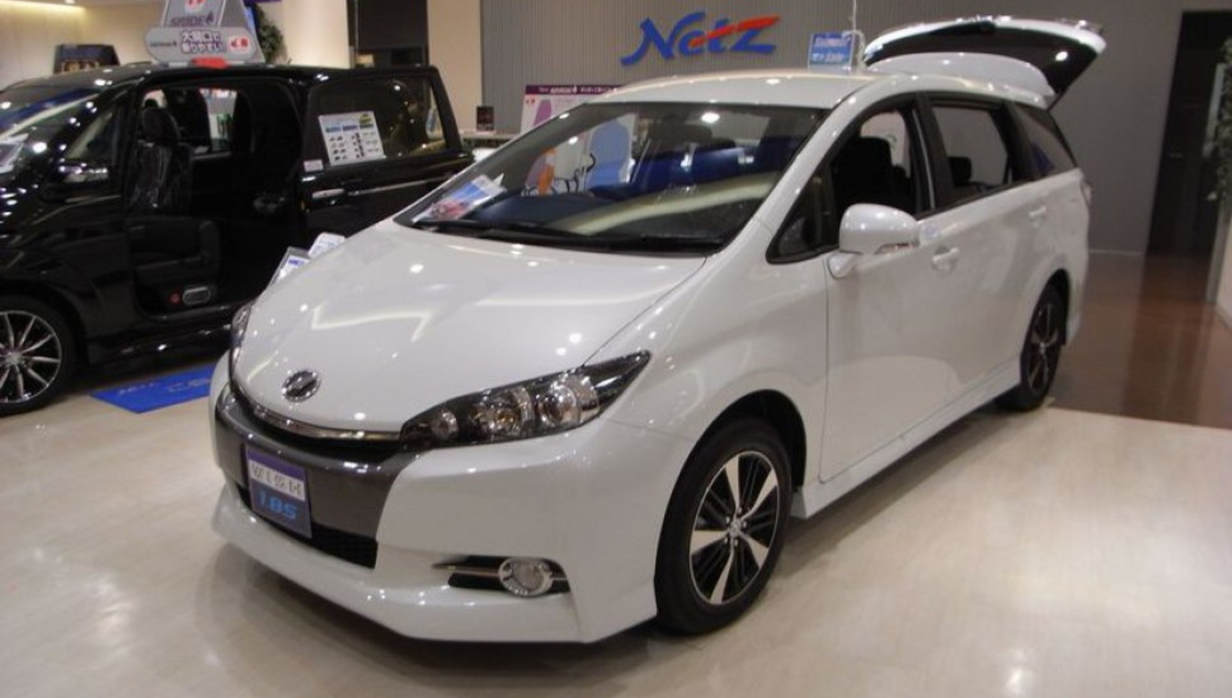 Toyota Wish II (facelift 2012) 1.8i (143 Hp) CVT-i 2012, 2013, 2014, 2015, 2016, 2017 