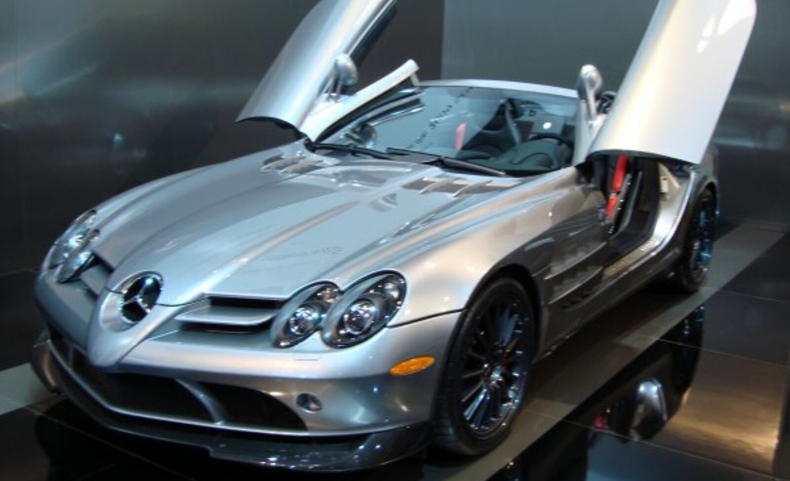 Mercedes-Benz SLR McLaren (C199) Roadster 5.4 i V8 24V Turbo (626 Hp) 2004, 2005, 2006, 2007, 2008, 2009 