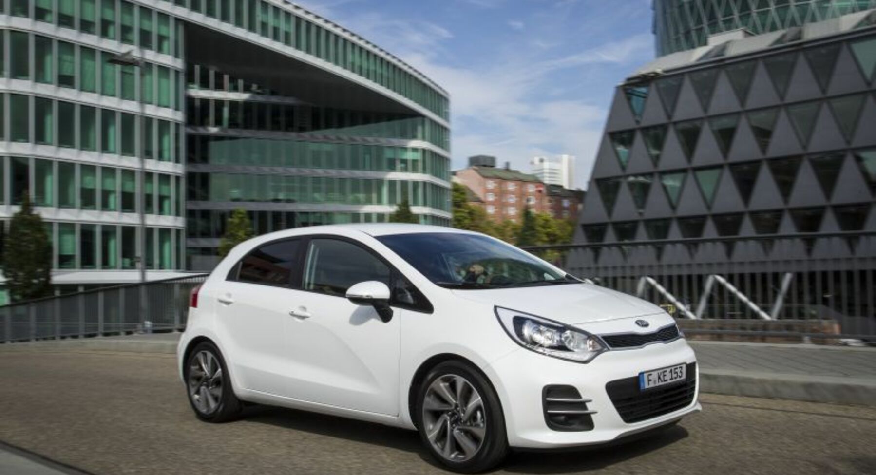 Kia Rio III Hatchback (UB, facelift 2015) 1.1 CRDI (75 Hp) ISG 2015, 2016, 2017 