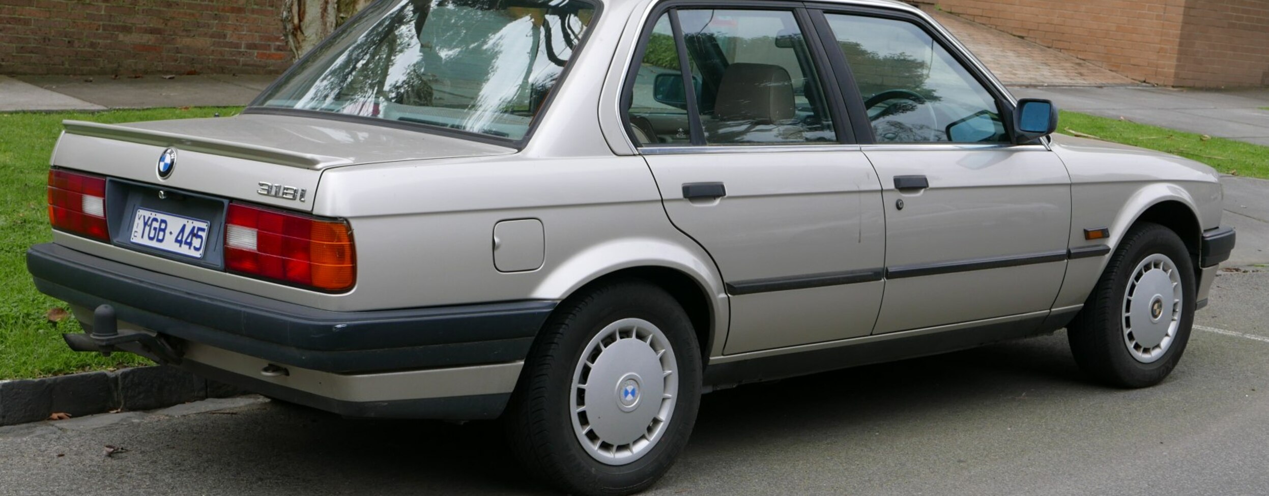 BMW 3 Series Sedan (E30, facelift 1987) 318is (136 Hp) 1989, 1990, 1991
