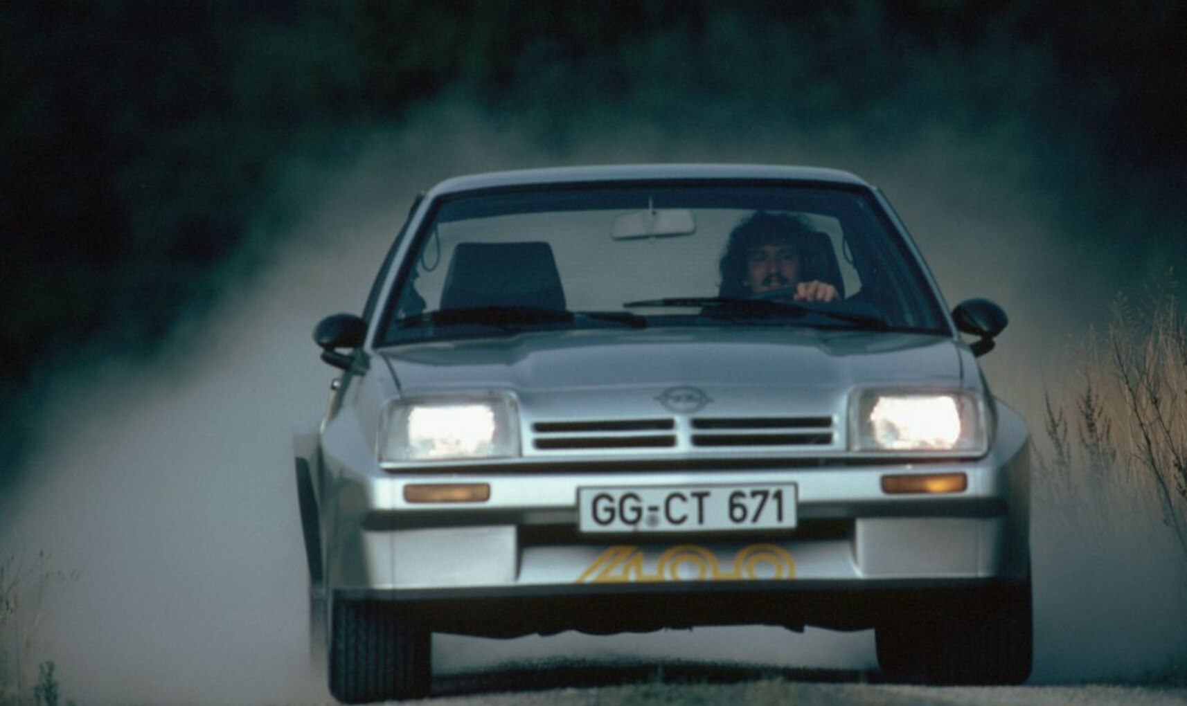 Opel Manta B (facelift 1982) 2.0 GSi (107 Hp) 1987, 1988 