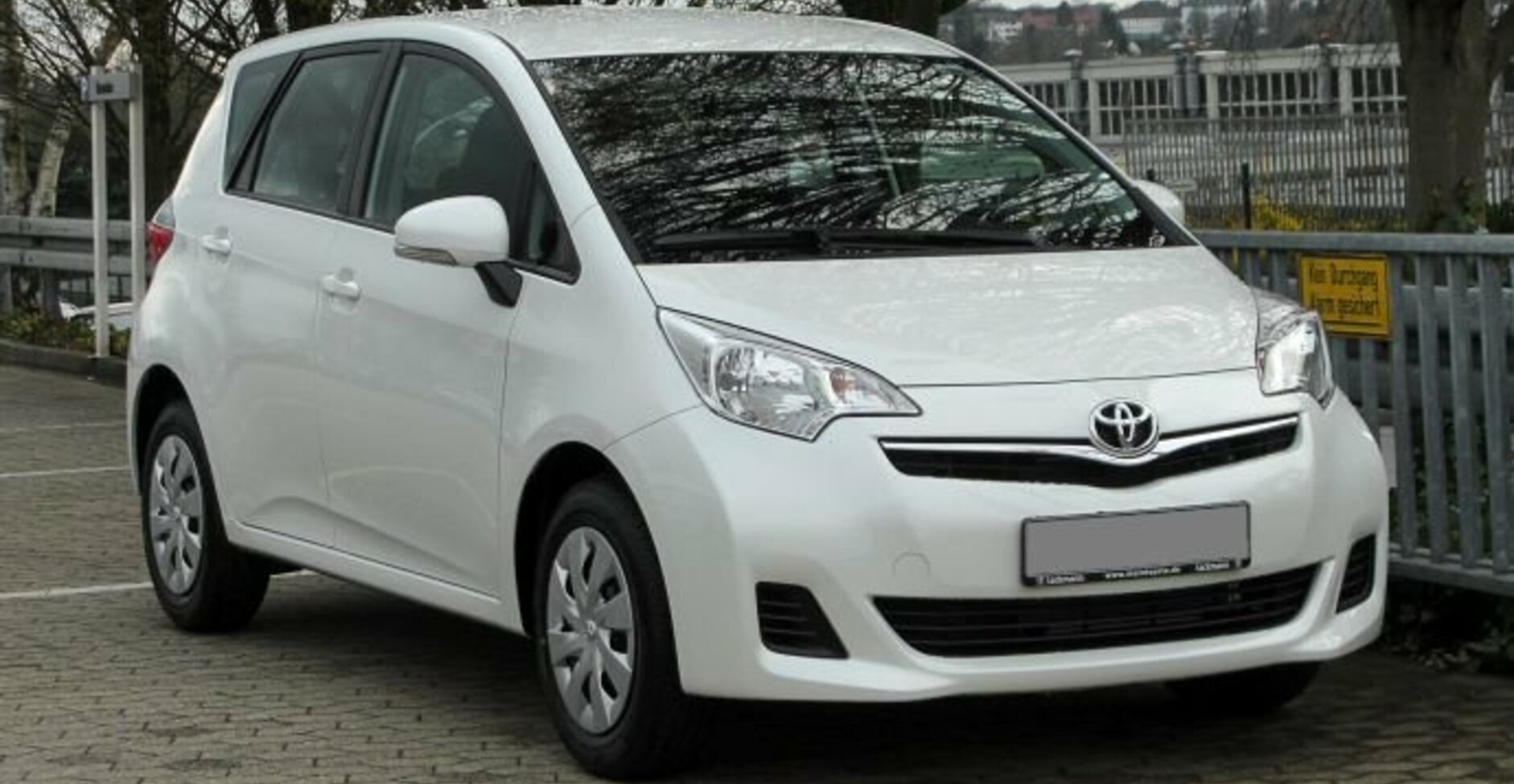 Toyota Verso-S II 1.4 D-4D DPF (89 Hp) 2010, 2011, 2012, 2013, 2014, 2015 