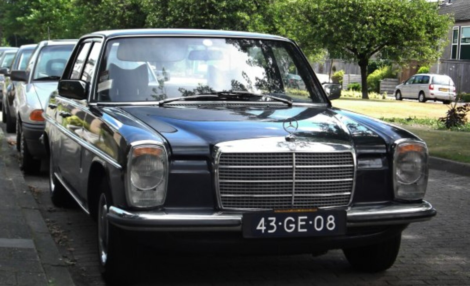 Mercedes-Benz /8 (W114, facelift 1973) 230.6 (120 Hp) 1973, 1974, 1975, 1976 