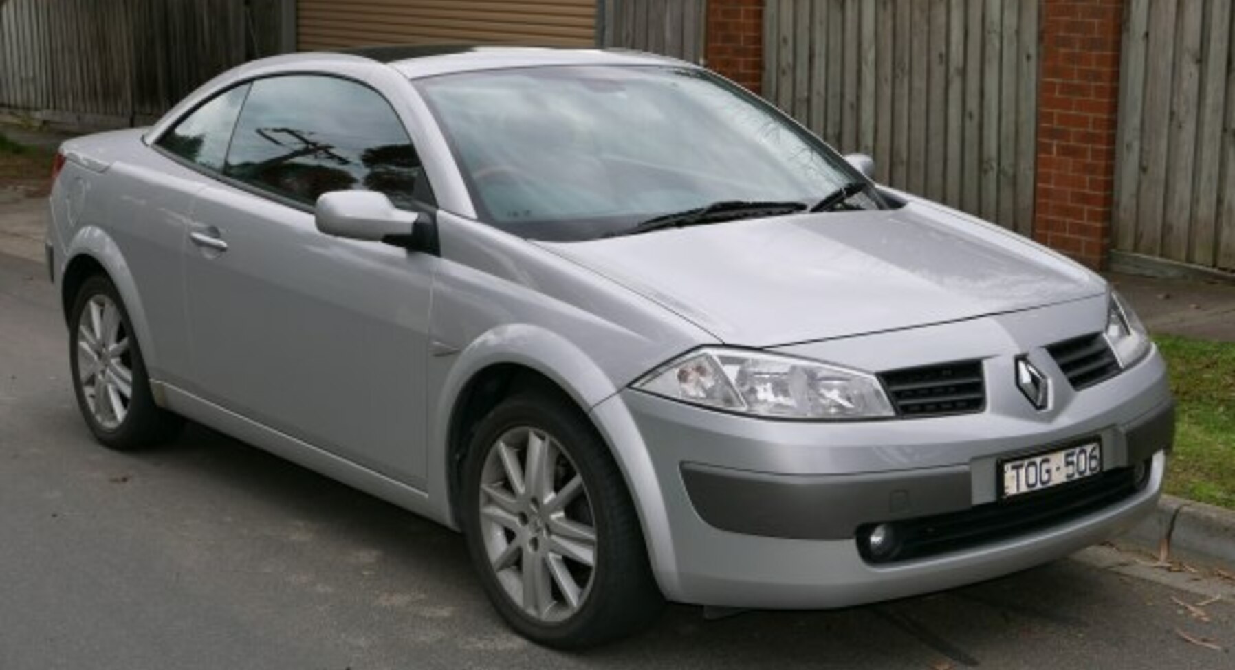 Renault Megane II CC 1.6 16V (113 Hp) 2004, 2005 