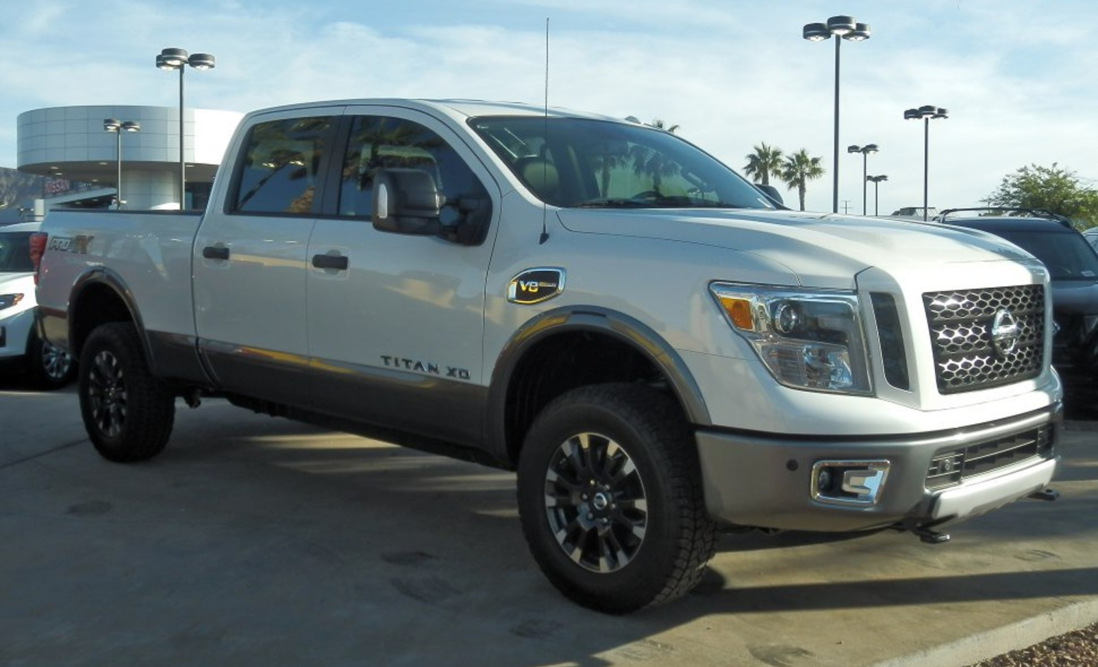 Nissan Titan II XD Crew Cab 5.0 V8 (310 Hp) Automatic 2015, 2016, 2017, 2018, 2019, 2020, 2021 