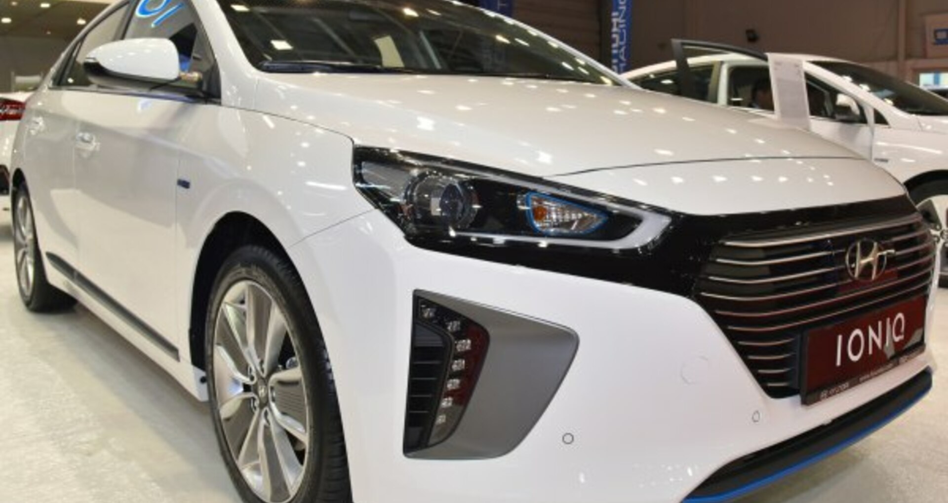 Hyundai IONIQ 1.6 GDI (141 Hp) Plug-in hybrid Automatic 2016, 2017, 2018, 2019 