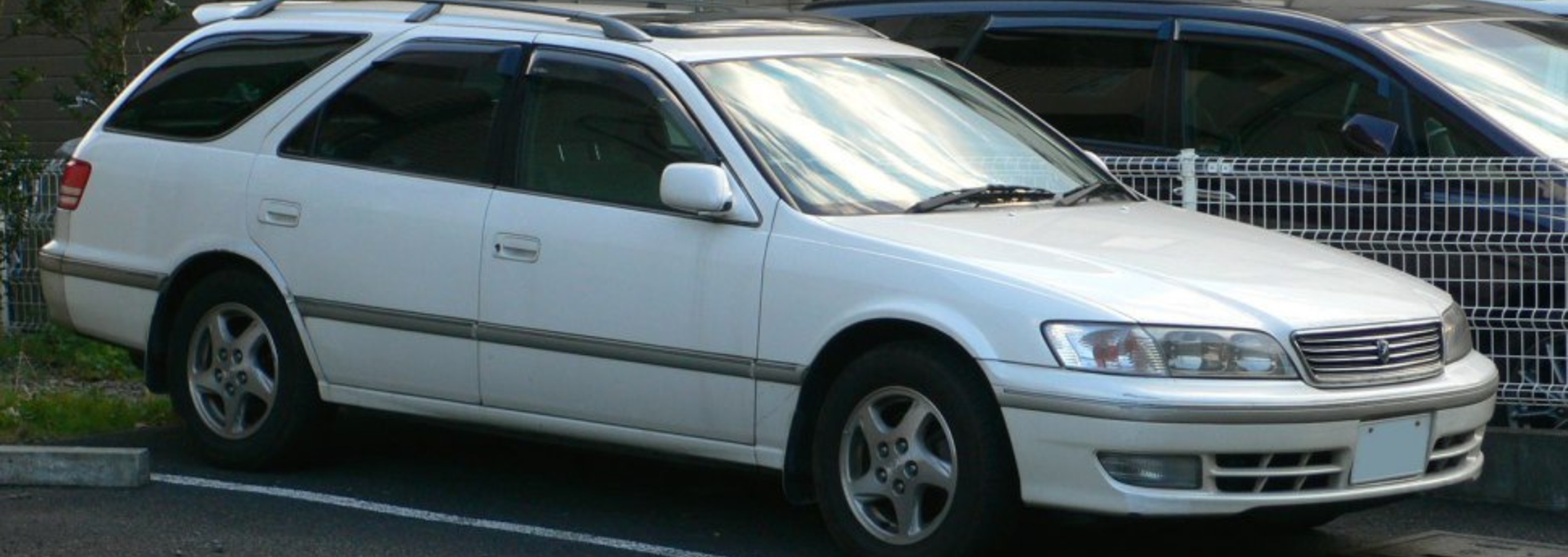 Toyota Mark II Wagon Qualis 2.5i V6 24V (200 Hp) Automatic 1997, 1998, 1999, 2000, 2001, 2002 