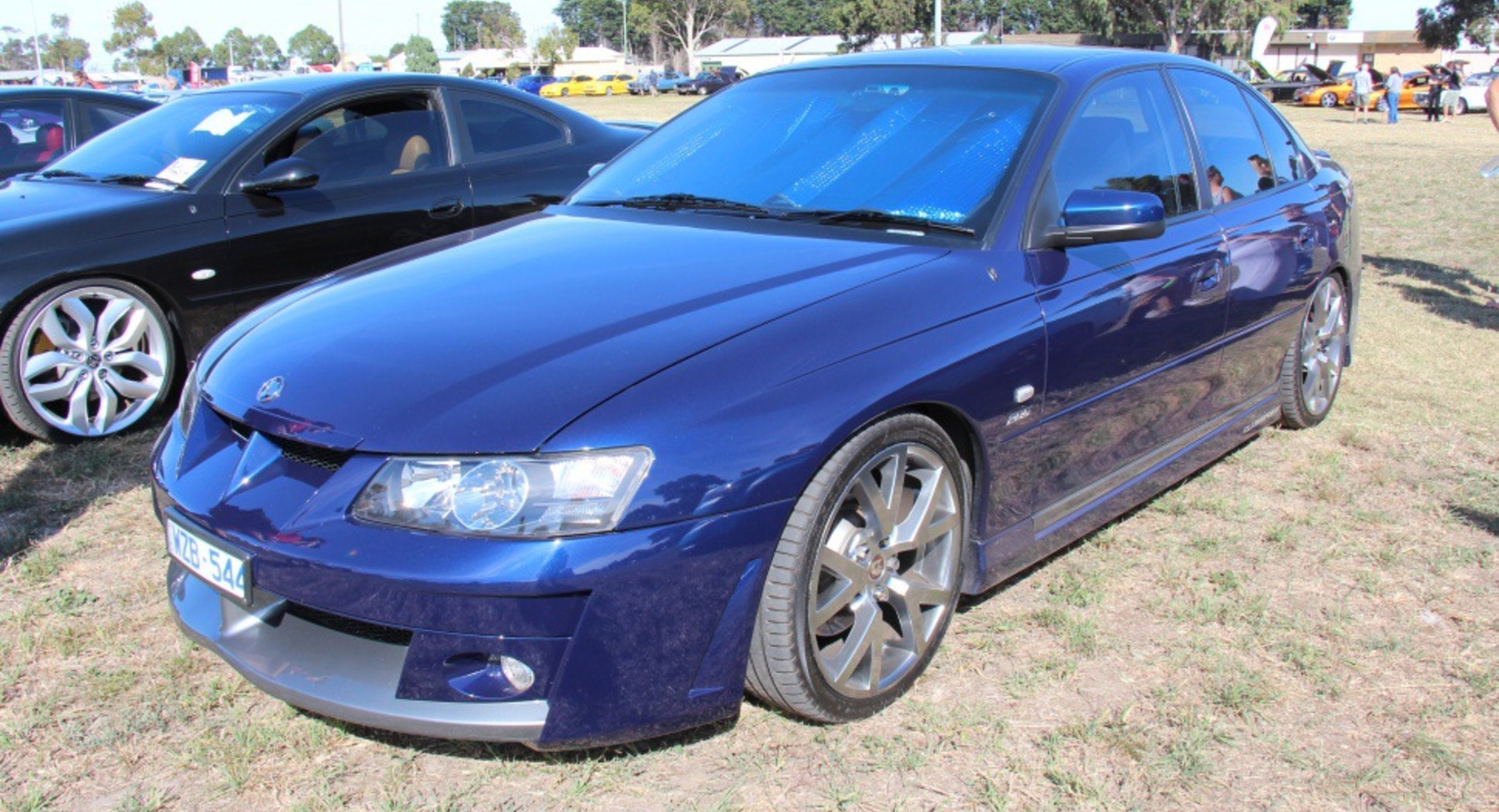 HSV Clubsport (VY) R8 5.7 V8 (354 Hp) 2002, 2003 