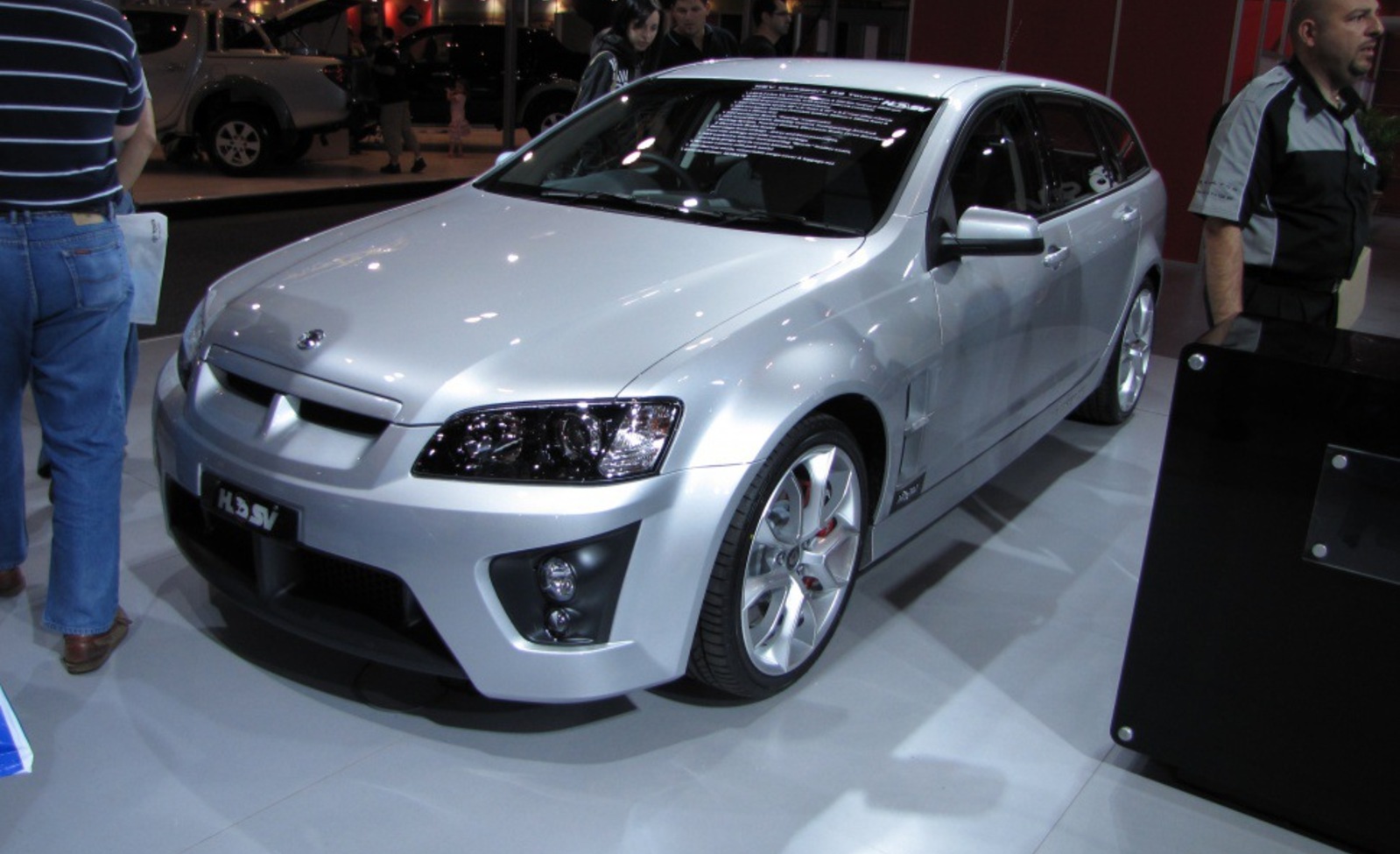 HSV Clubsport Tourer (VE) R8 6.2 V8 (431 Hp) 2008, 2009 