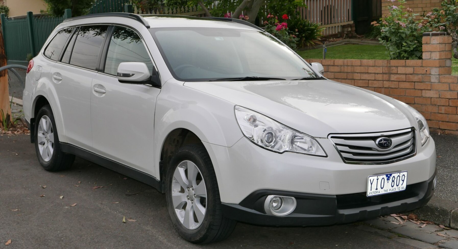 Subaru Outback IV Limited 2.5i (170 Hp) 2010, 2011 