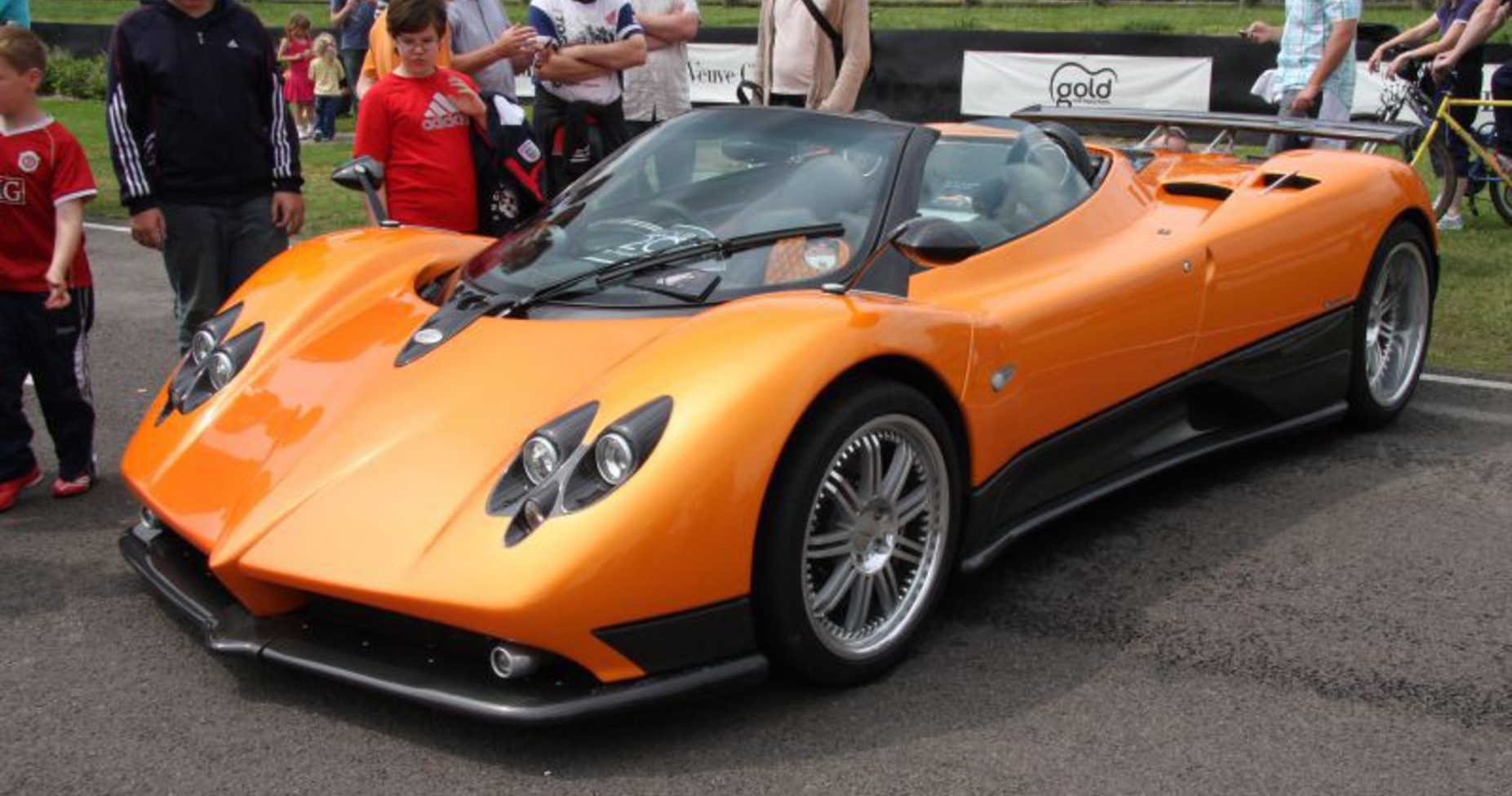 Pagani Zonda Roadster F 7.3 V12 48V (650 Hp) 2006, 2007 