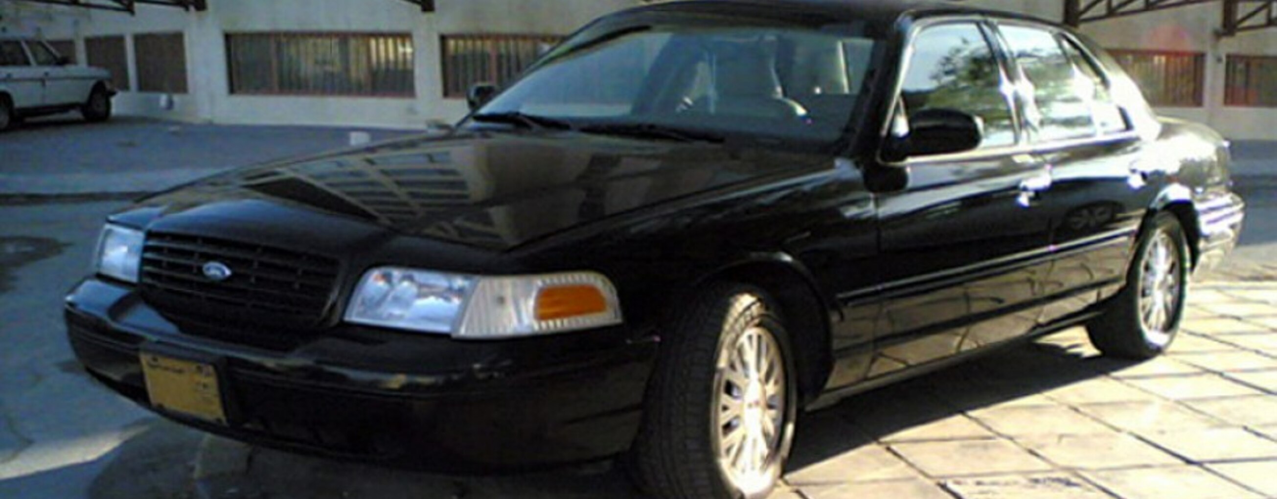 Ford Crown Victoria (P7 facelift 2003) 4.6 i V8 LX Sport (242 Hp) 2003, 2004 