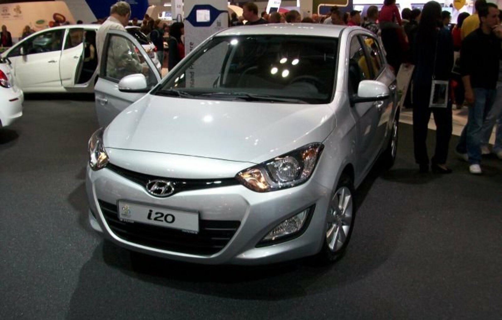 Hyundai i20 I (PB facelift 2012) 1.4 16V (101 Hp) Automatic 2012, 2013, 2014 