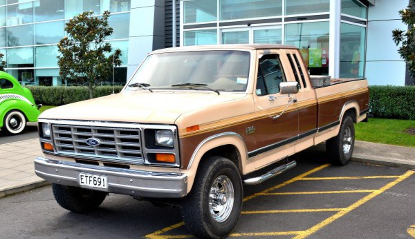 Ford F-Series F-250 VII SuperCab 5.8 V8 (136 Hp) Automatic 1979, 1980, 1981, 1982 