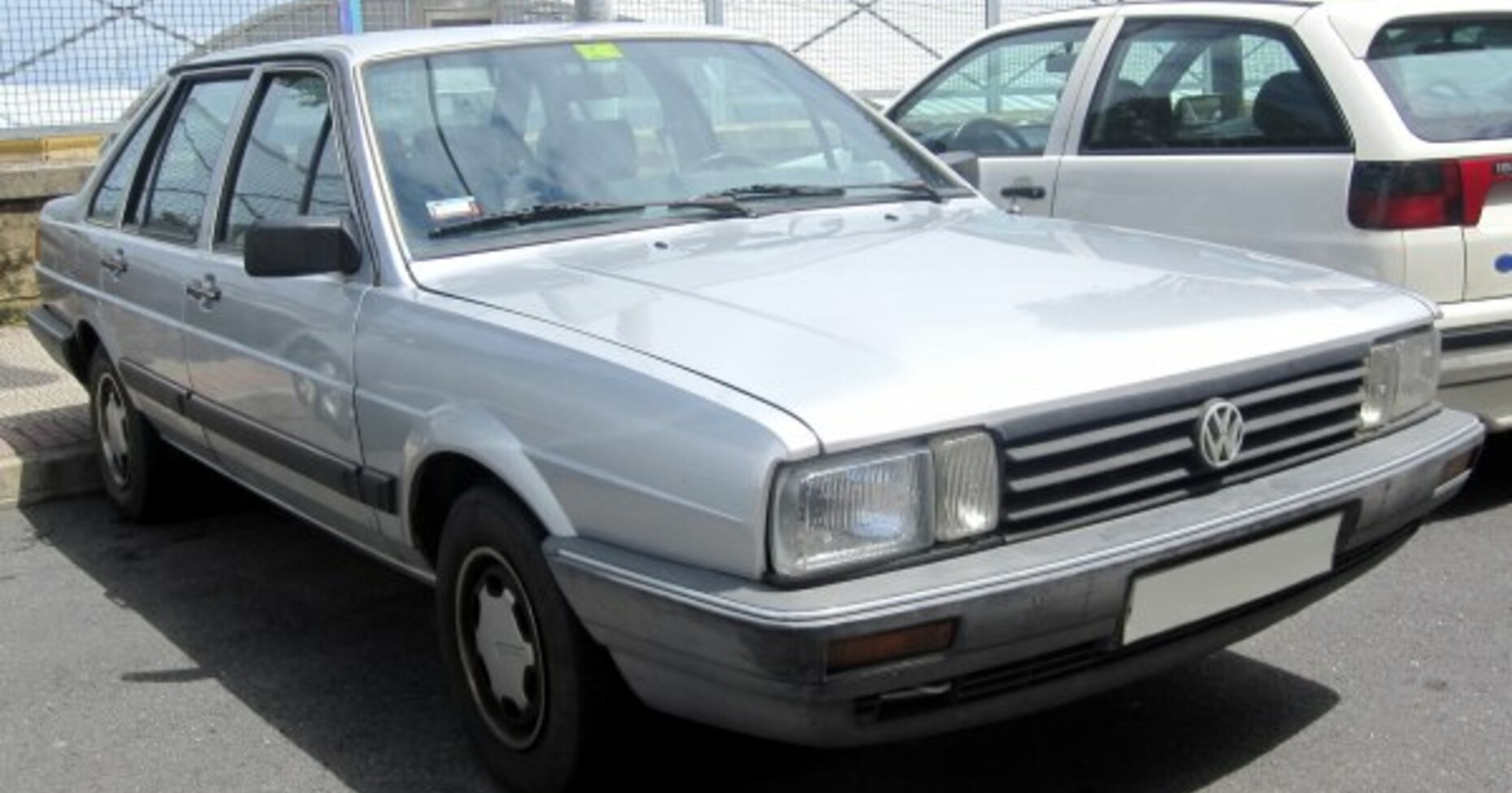 Volkswagen Santana (32B) 2.0 (115 Hp) 1983, 1984 