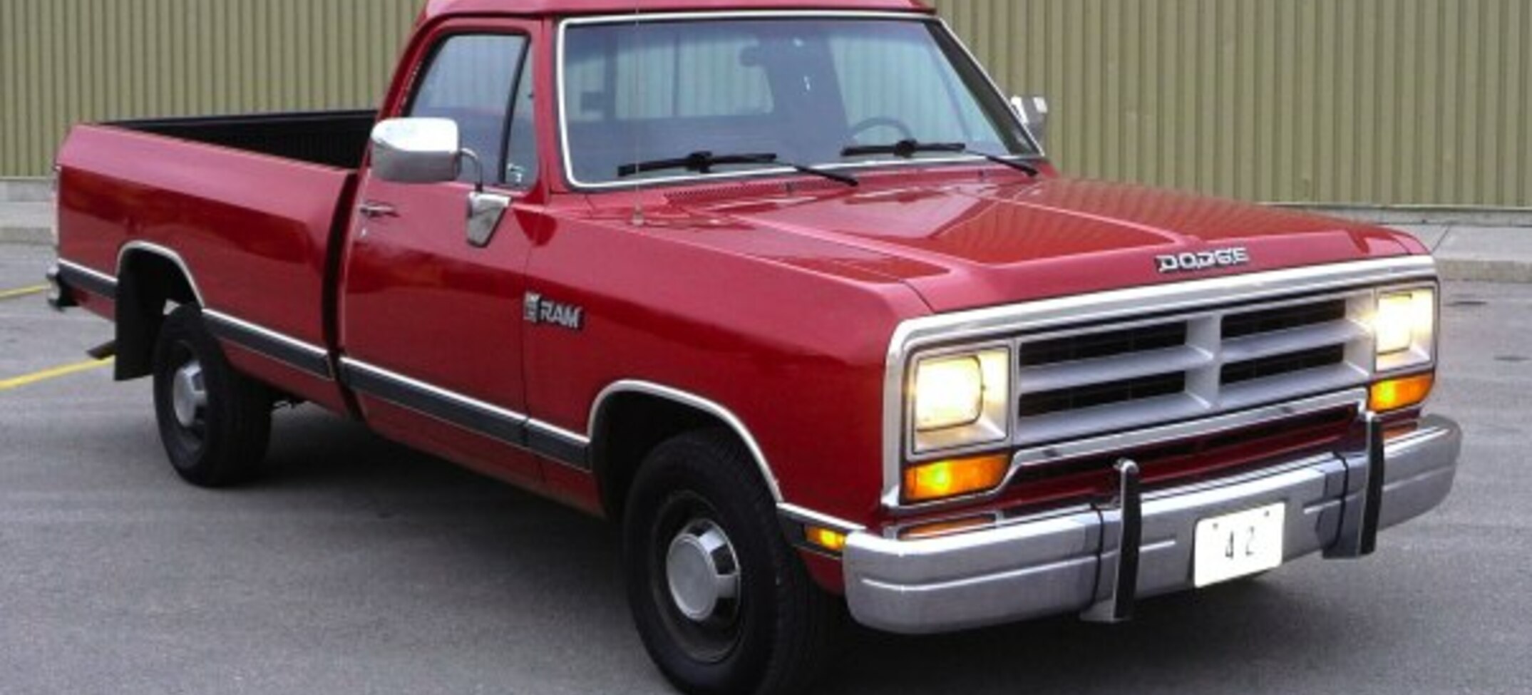 Dodge Ram 1500 I (D/W) 5.6L V8 (230 Hp) 1993 