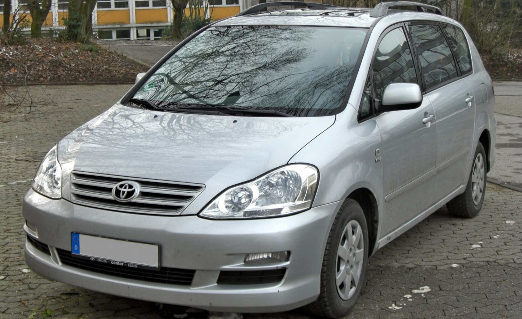 Toyota Avensis Verso (facelift 2003) 2.0i (150 Hp) Automatic 2003, 2004, 2005, 2006, 2007, 2008, 2009 