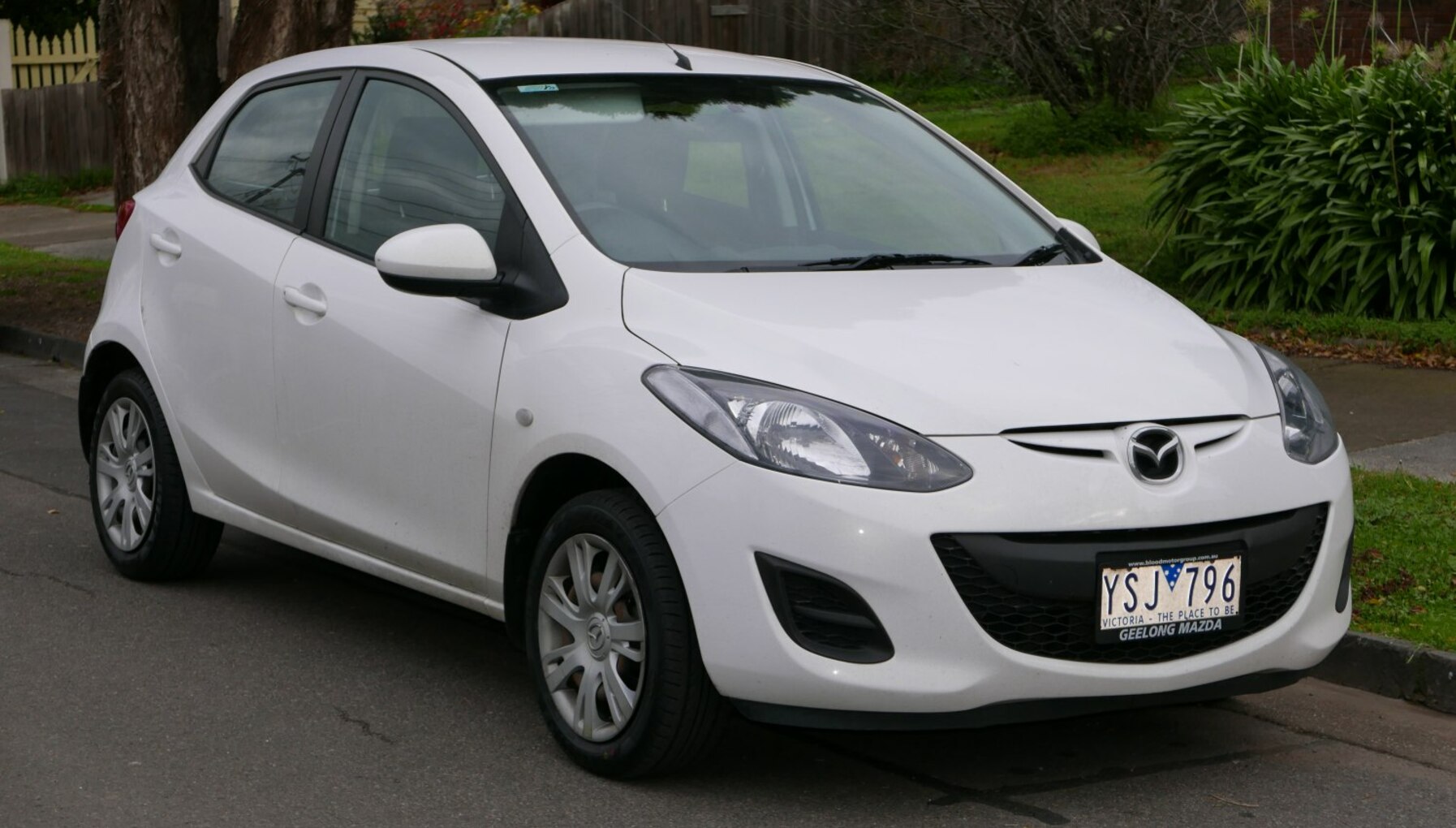 Mazda 2 II (DE, facelift 2010) 1.5i (102 Hp) 2010, 2011, 2012, 2013, 2014 