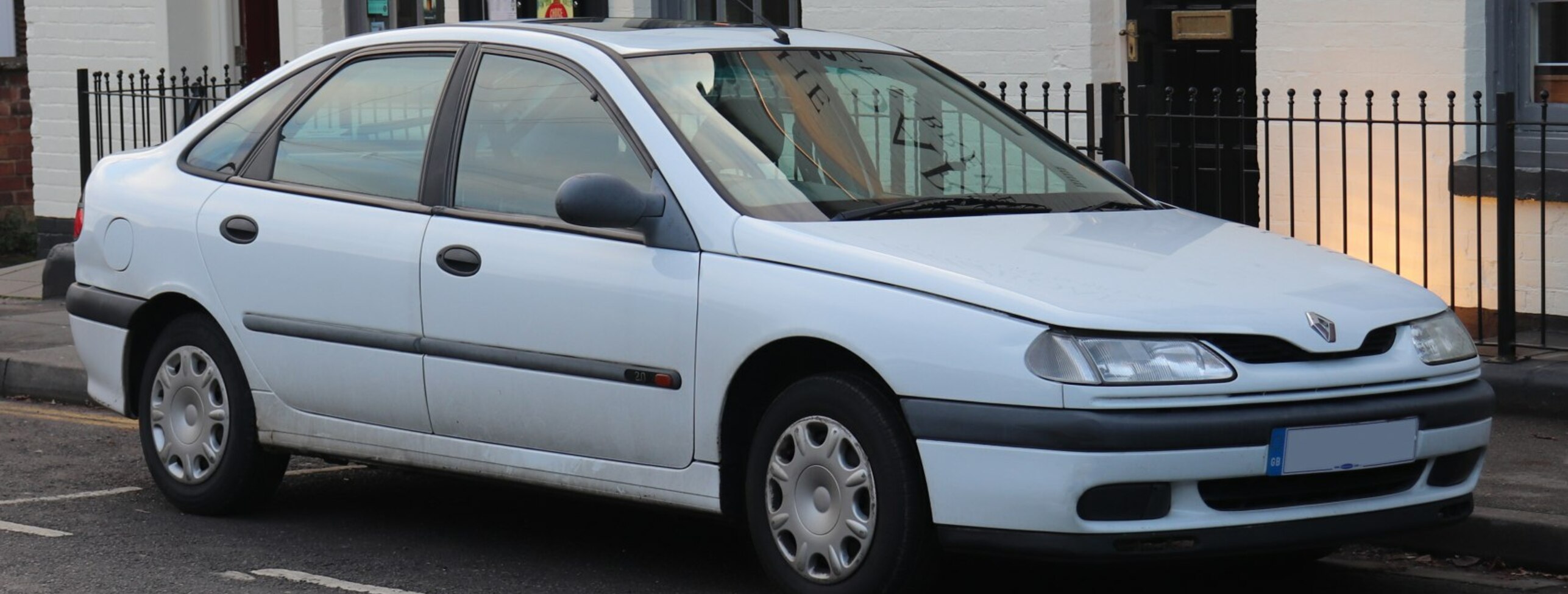 Renault Laguna 1.8 16V (120 Hp) 1998, 1999, 2000 