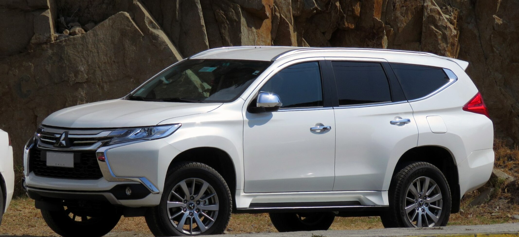 Mitsubishi Montero Sport III 2.4 MIVEC (181 Hp) Super Select 4WD 2015, 2016, 2017, 2018, 2019 